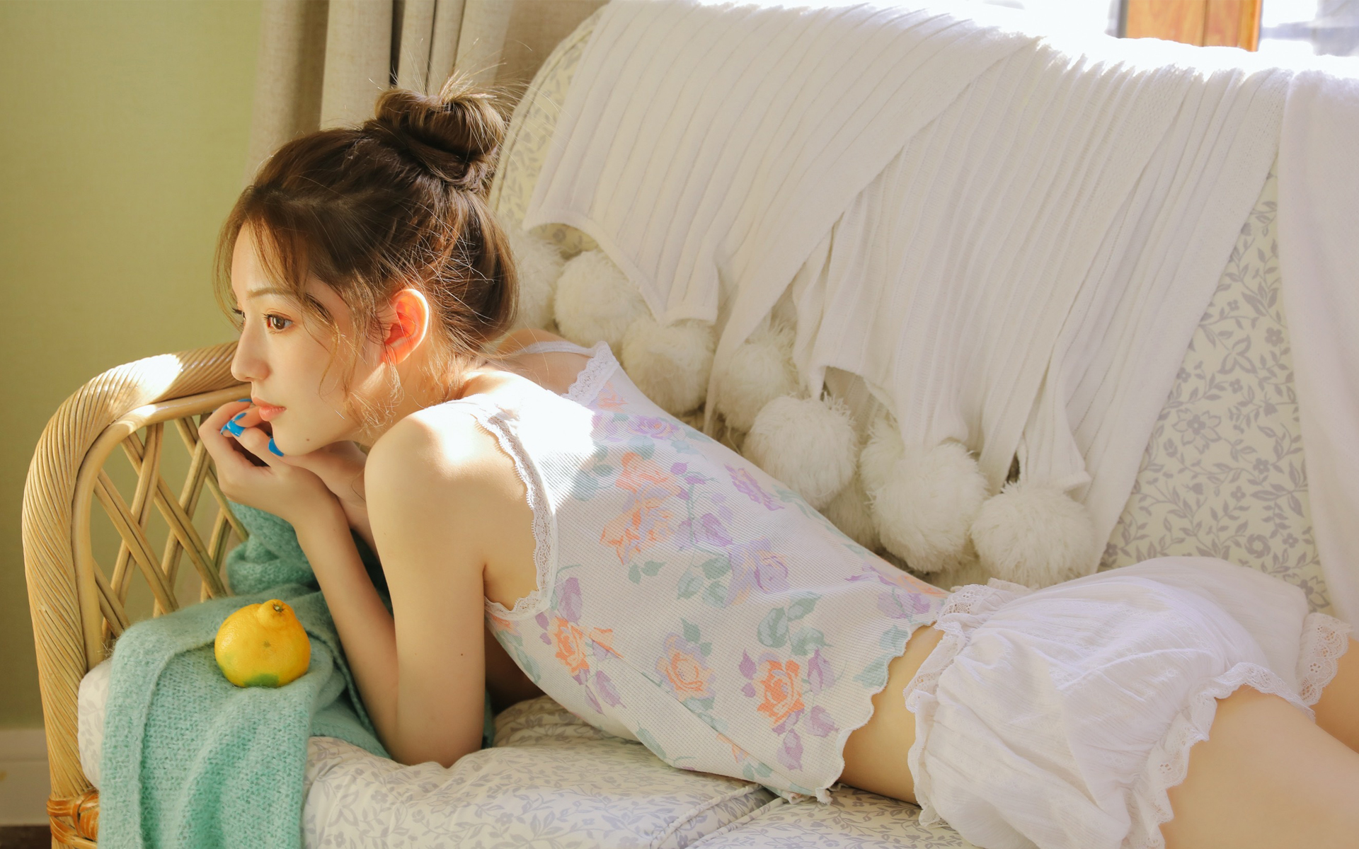 清纯,丸子头,阳光,沙发