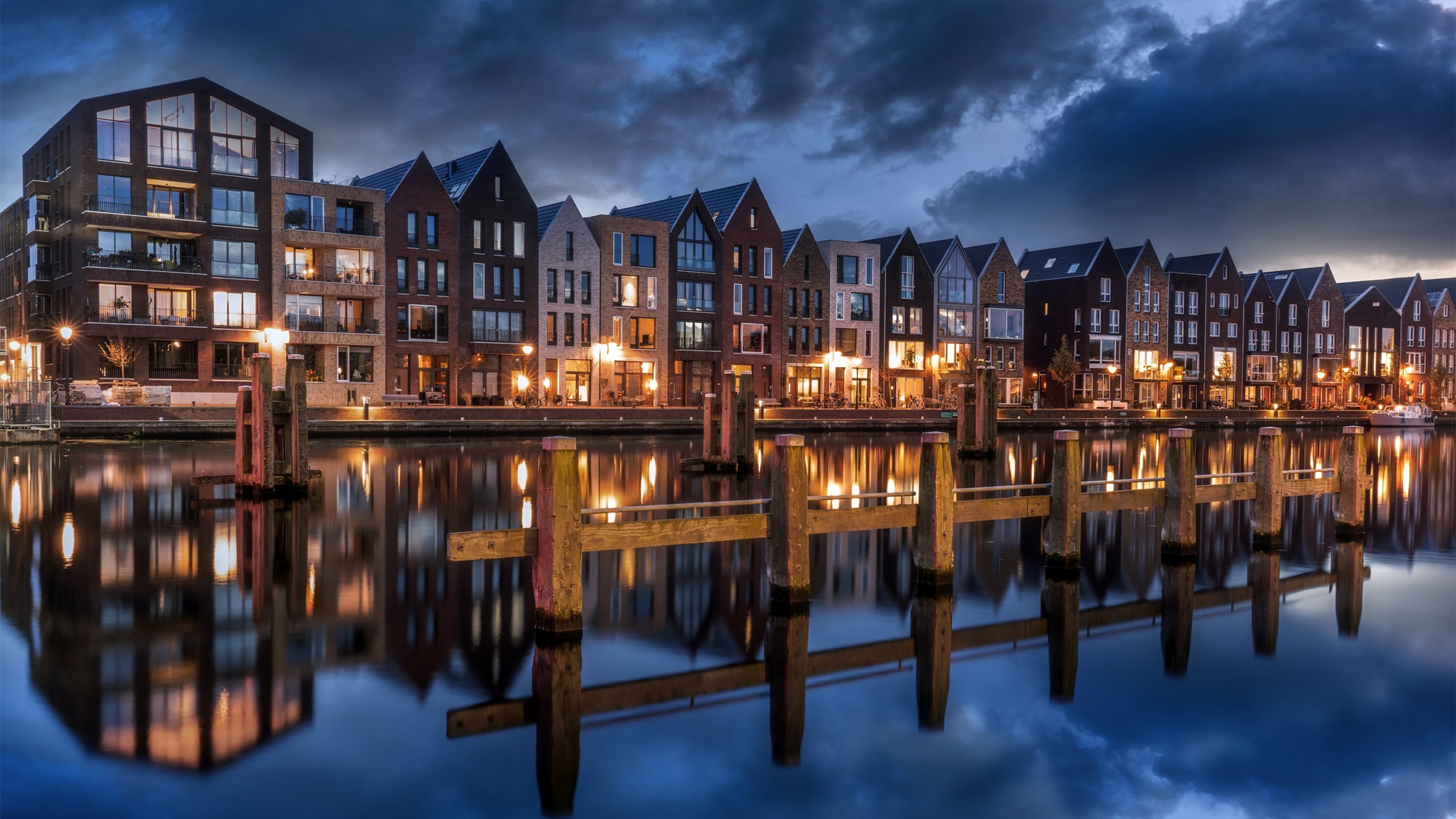 城市夜景,水上城市,灯火