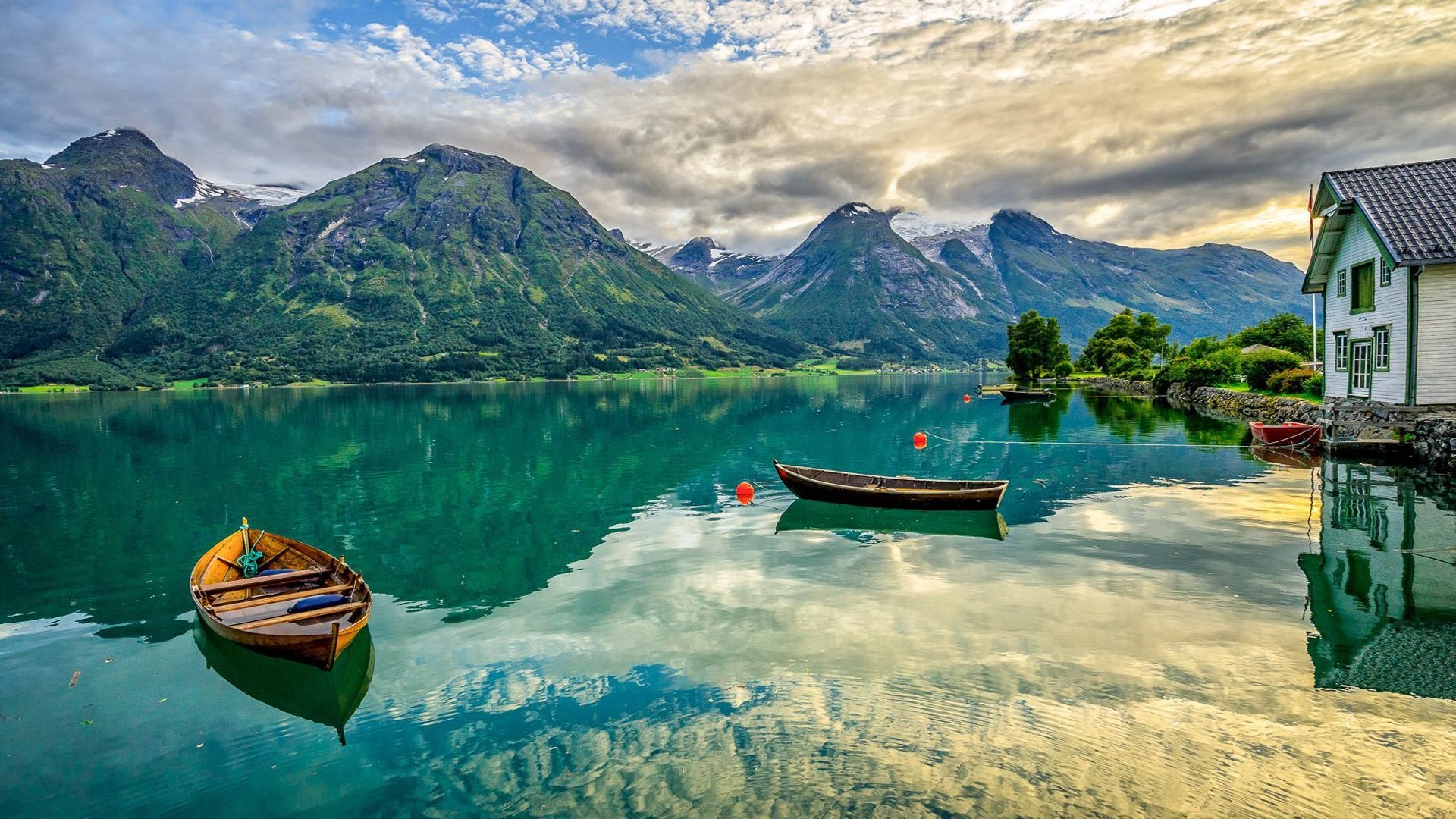 自然风光,蓝天,湖泊,小船,倒影