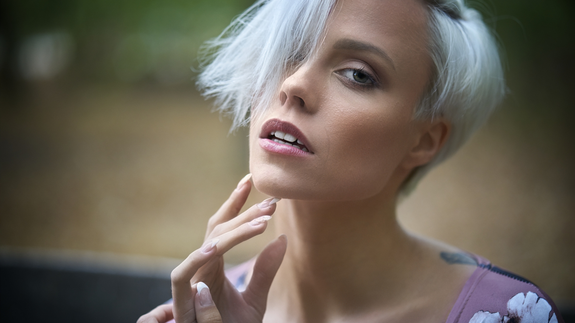 欧美女神,银色短发