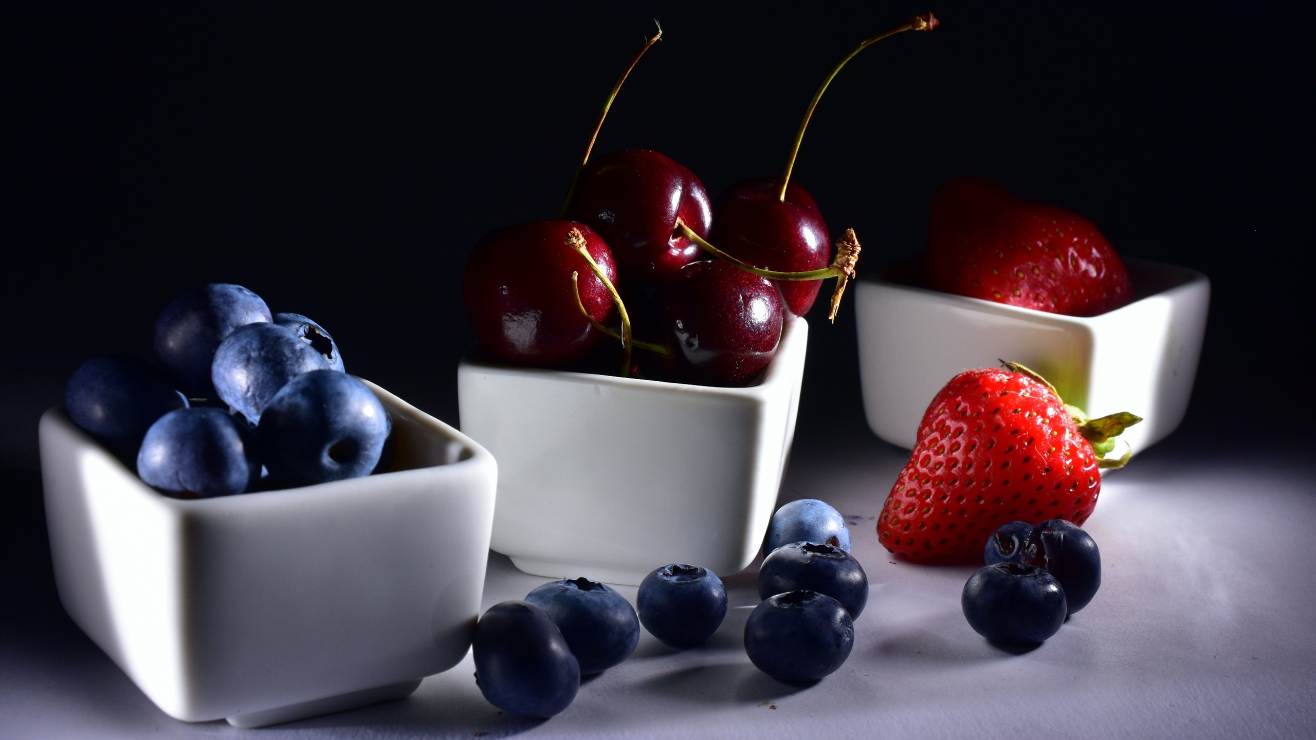 动感水果,樱桃,蓝莓,草莓