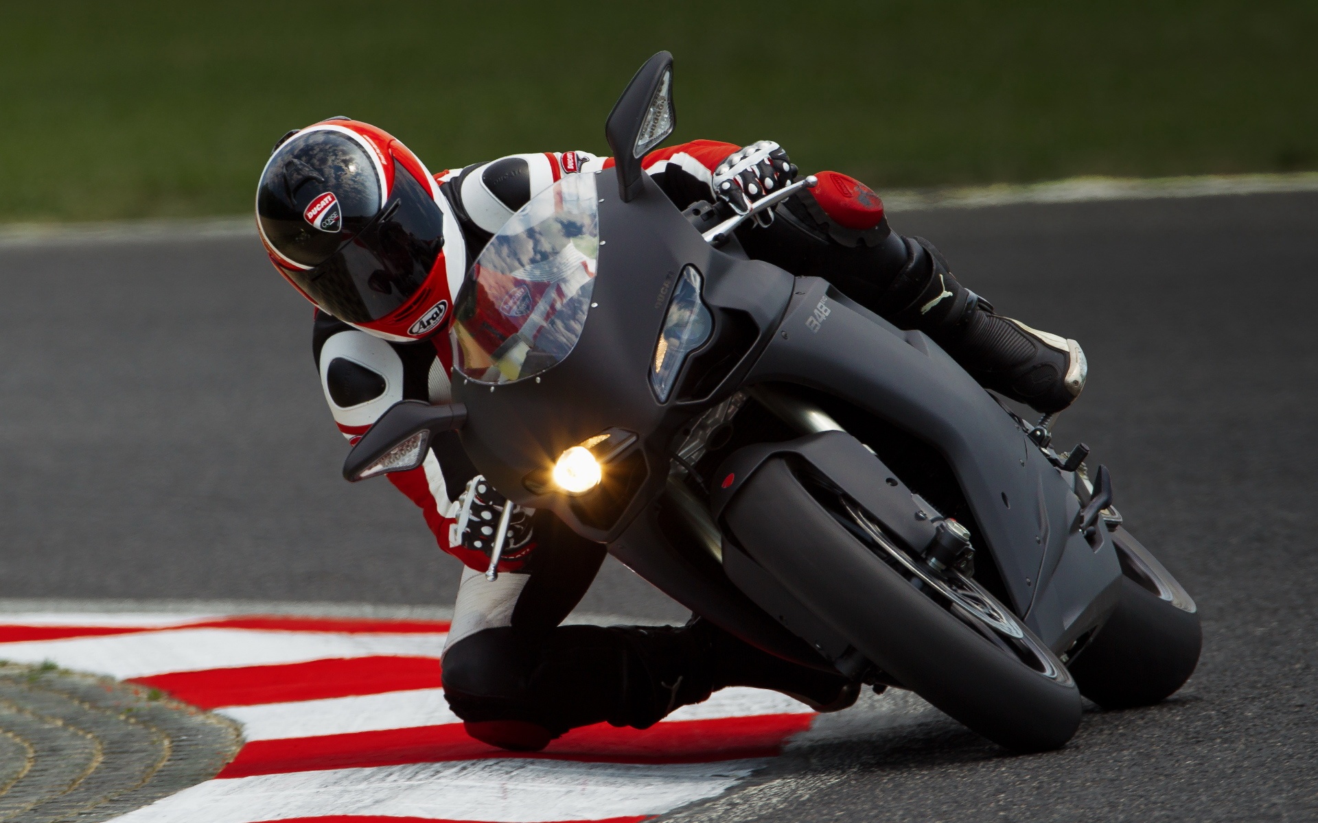 杜卡迪,摩托车,宽屏,汽车,2012Y十月28D,儿童桌面专用