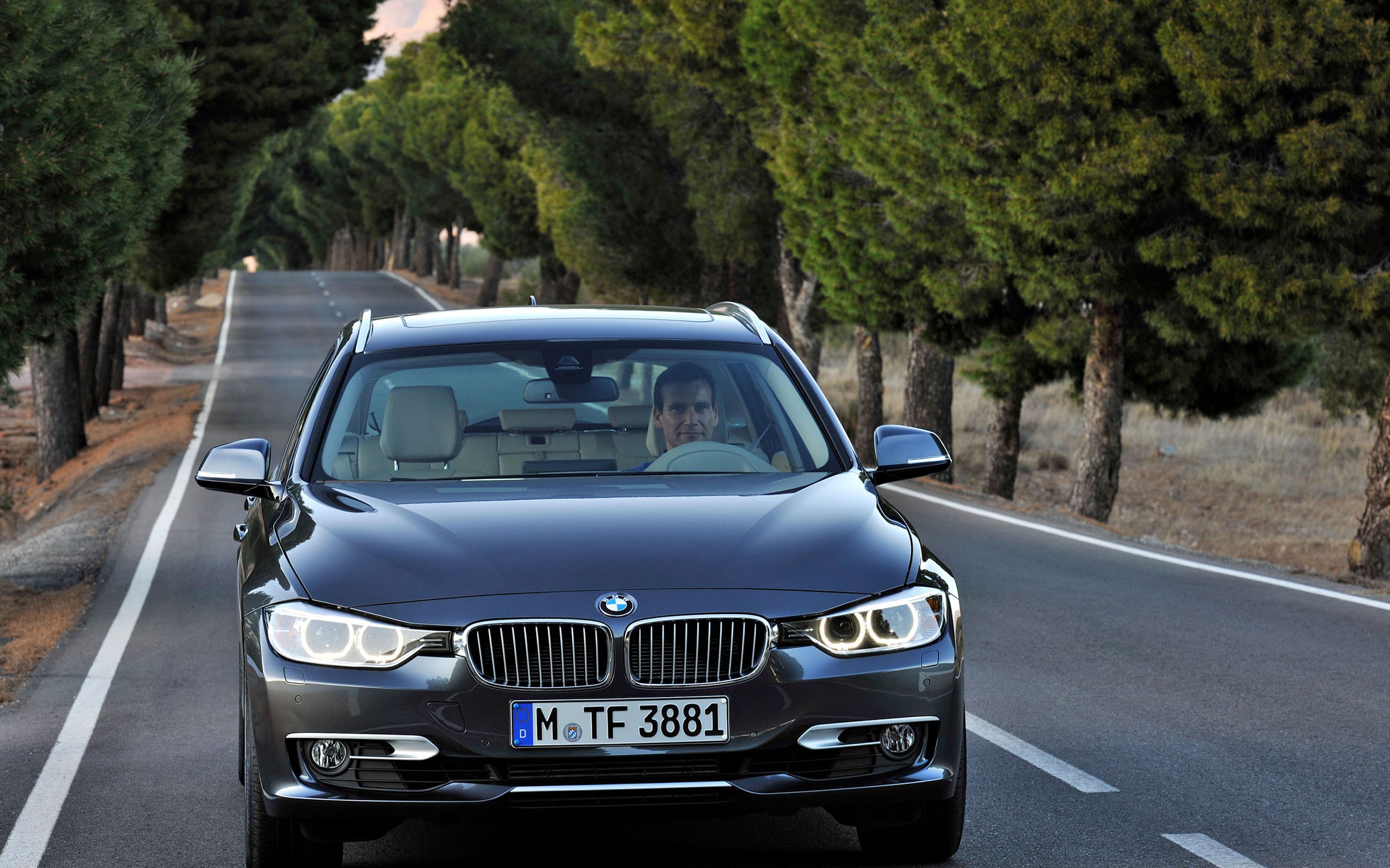 宝马,宝马3系,BMW,3-Series,330d,Touring,2012Y十一月21D,儿童桌面专用