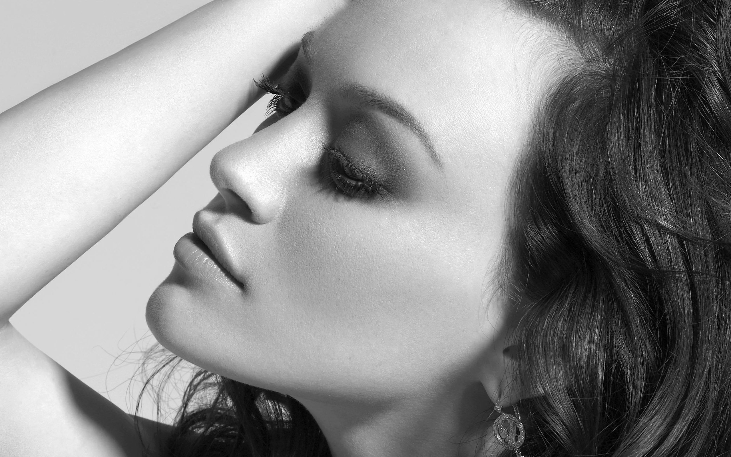 希拉里·达芙,2012Y十一月21D