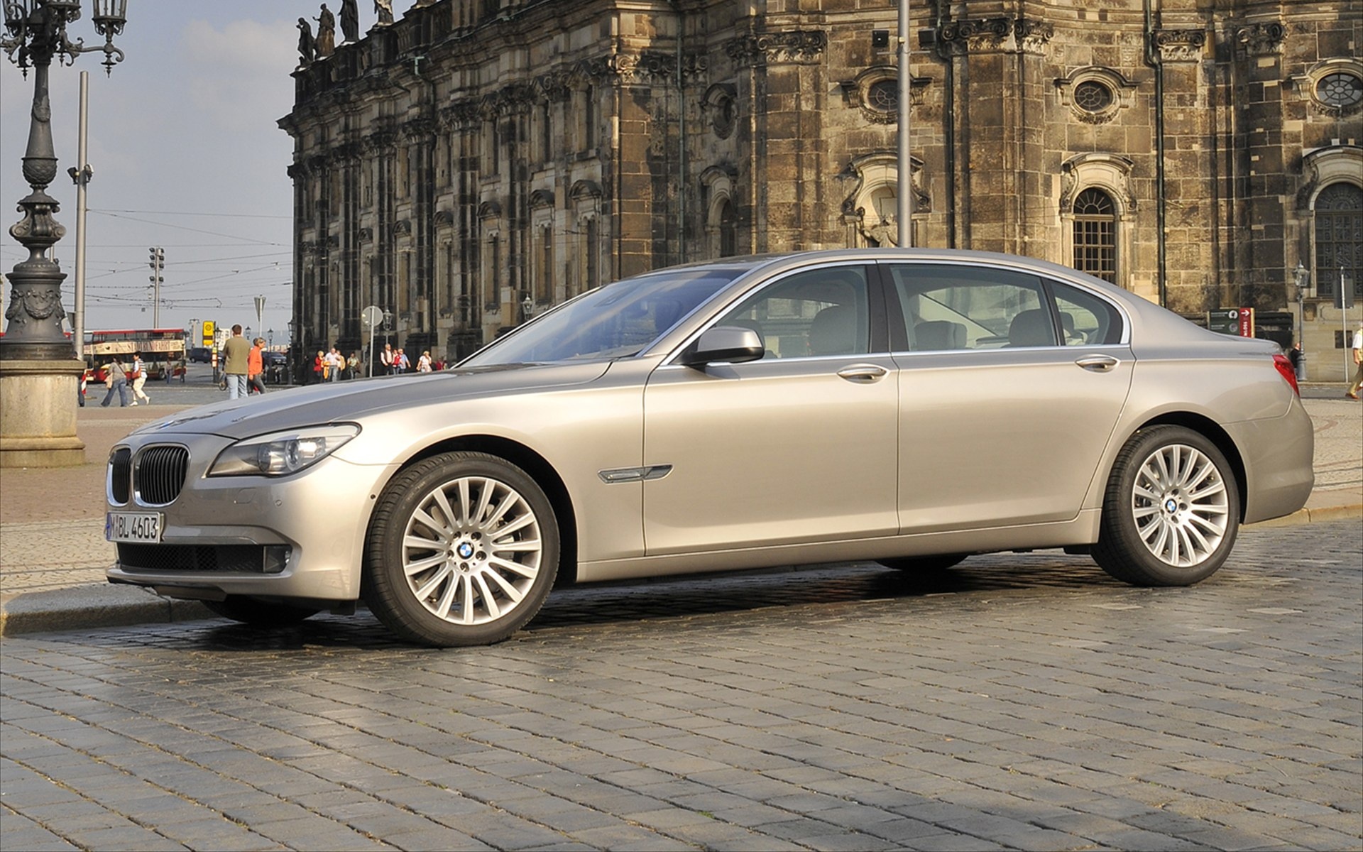 BMW,750Li,宝马,汽车,宽屏,2012Y十月30D,儿童桌面专用