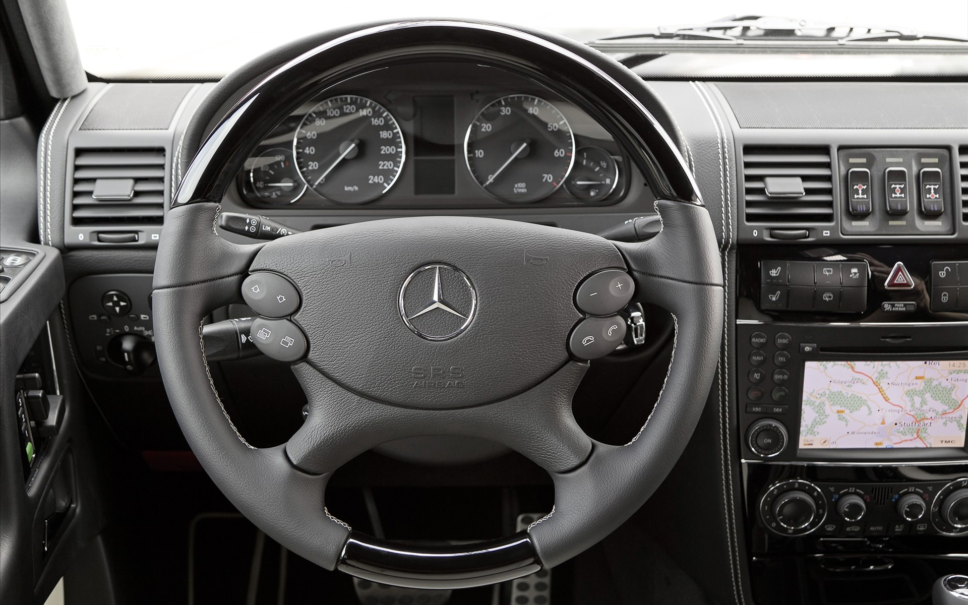 Mercedes,Benz,梅赛德斯,奔驰,越野车,汽车,宽屏,2012Y十月31D,儿童桌面专用