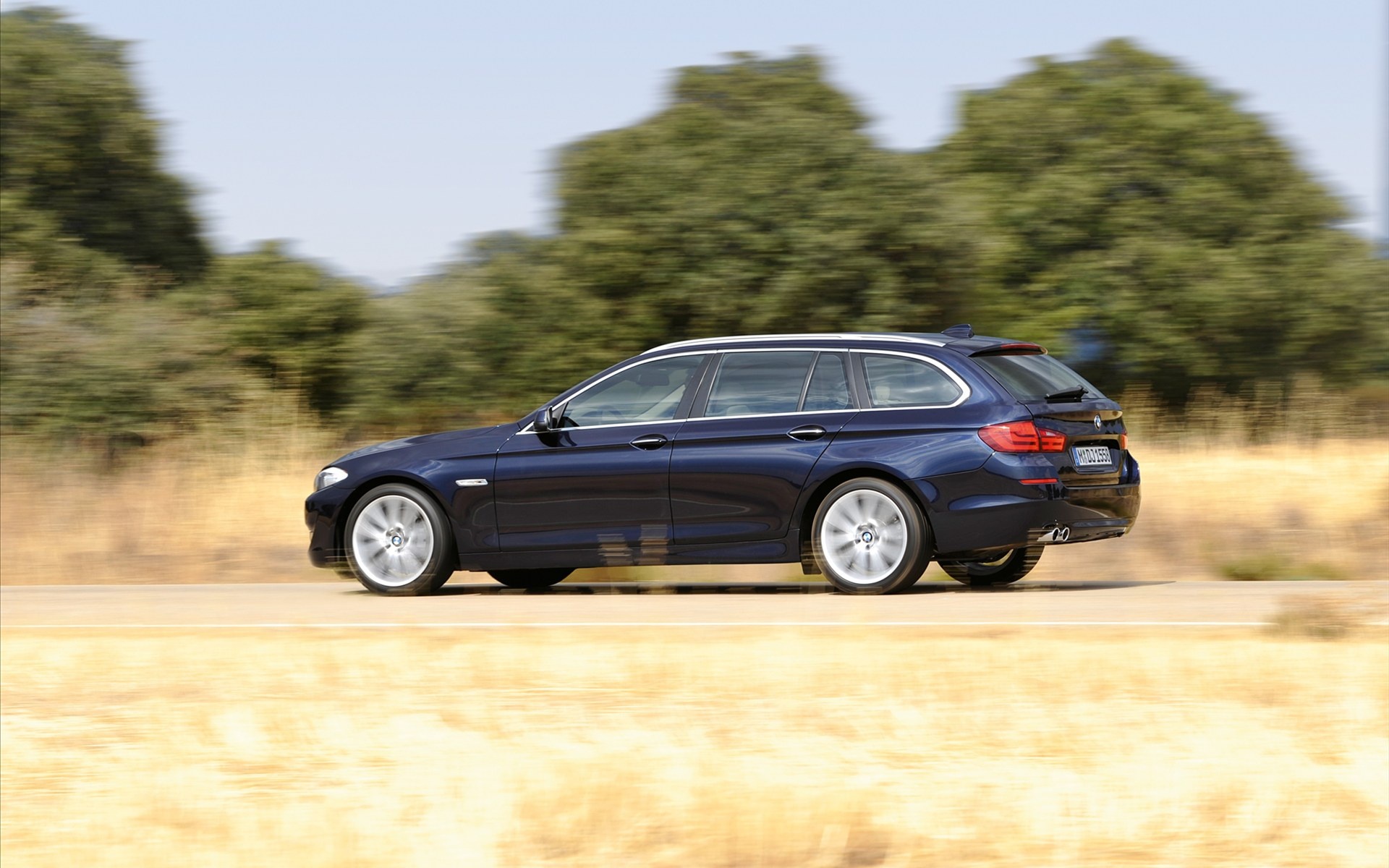 BMW,宝马,汽车,宽屏,旅行车,2012Y十月31D,儿童桌面专用