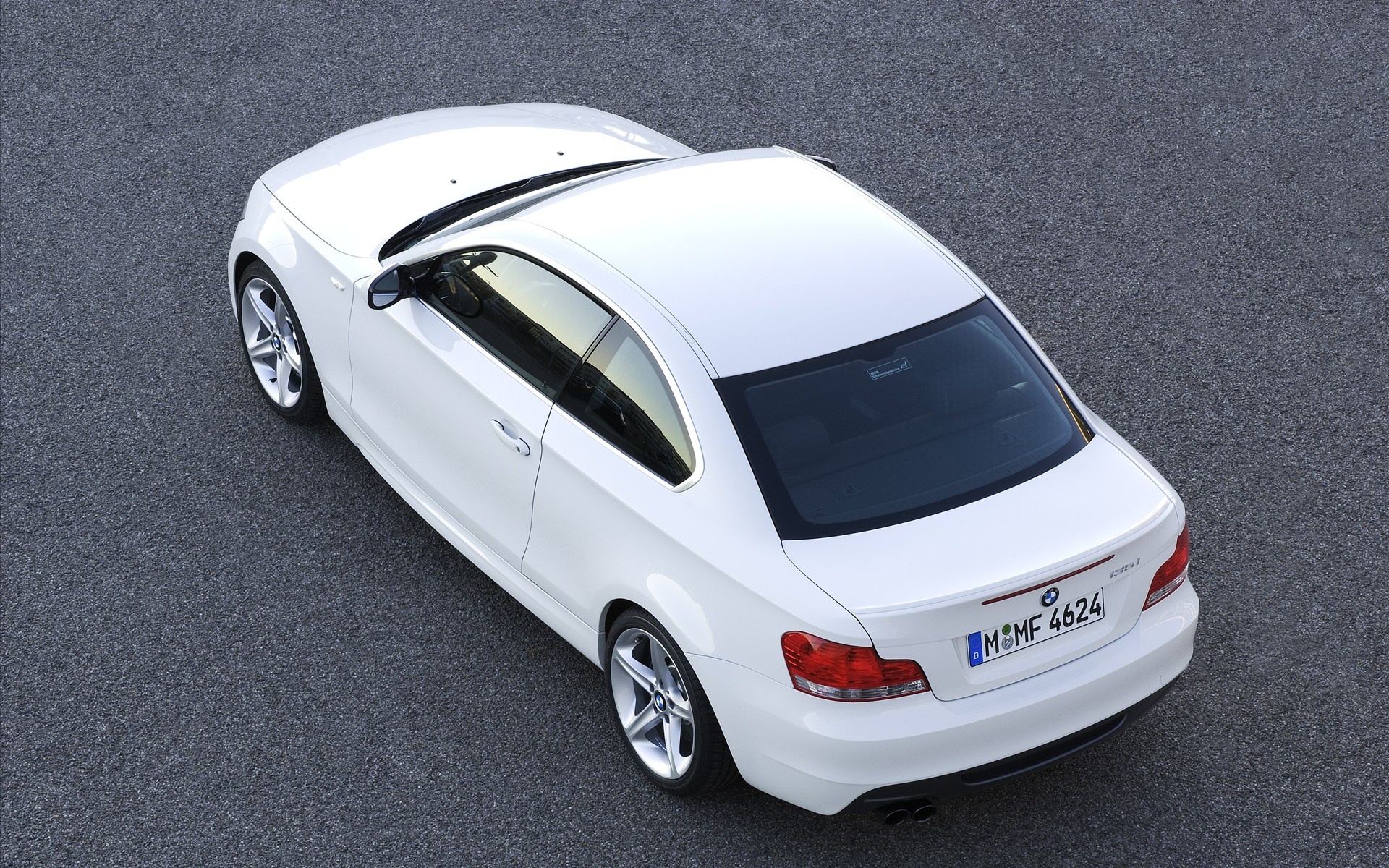 BMW,宝马,汽车,跑车,宽屏,2012Y十一月03D,儿童桌面专用