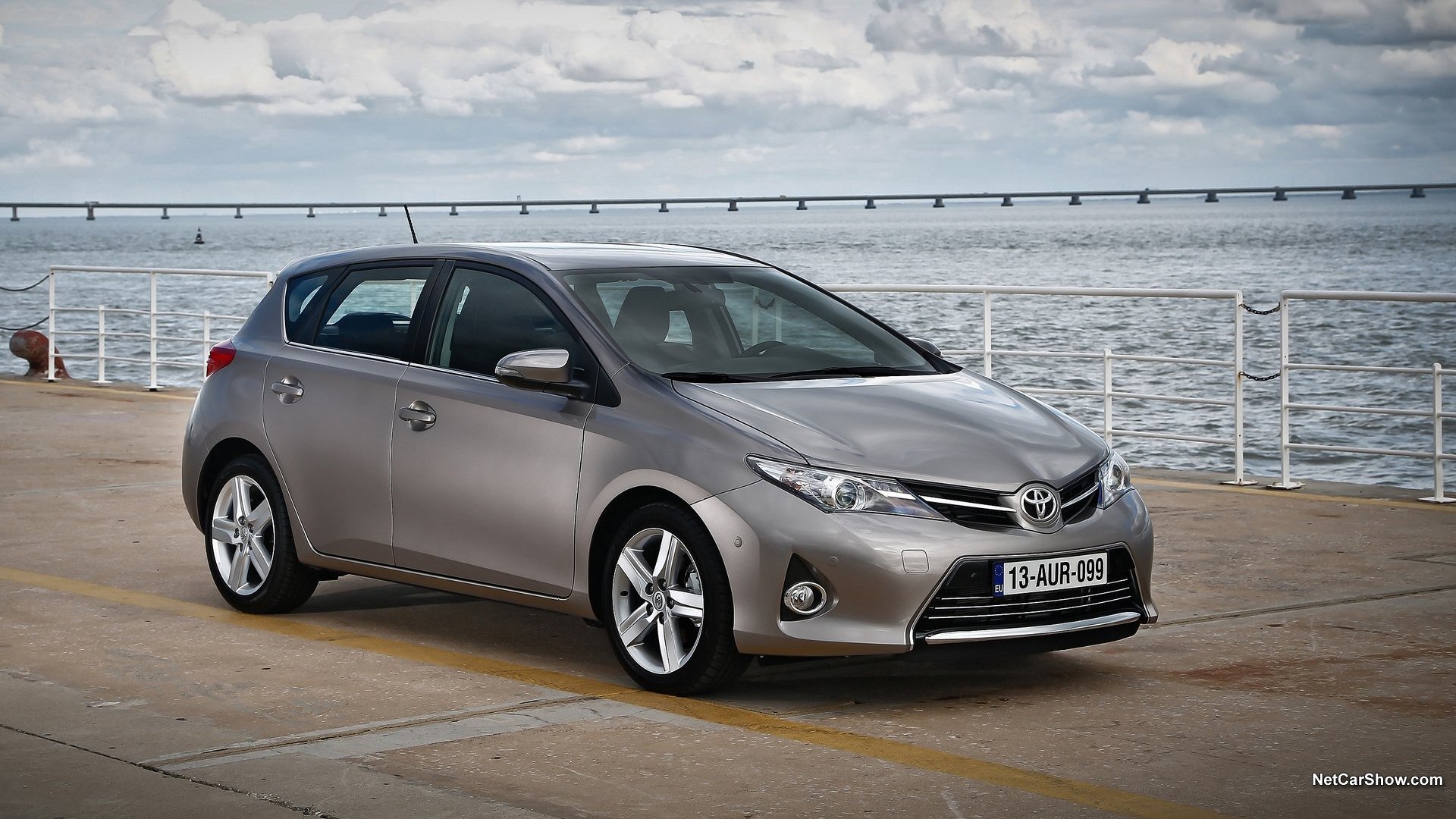 汽车,轿车,丰田,2013款,Toyota,Auris,儿童桌面专用