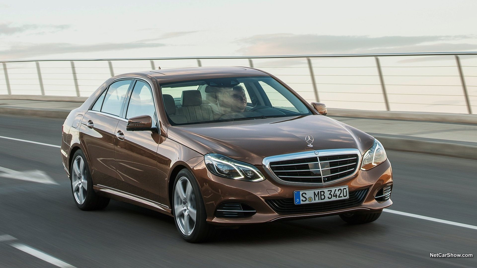 汽车,轿车,奔驰E级,儿童桌面专用