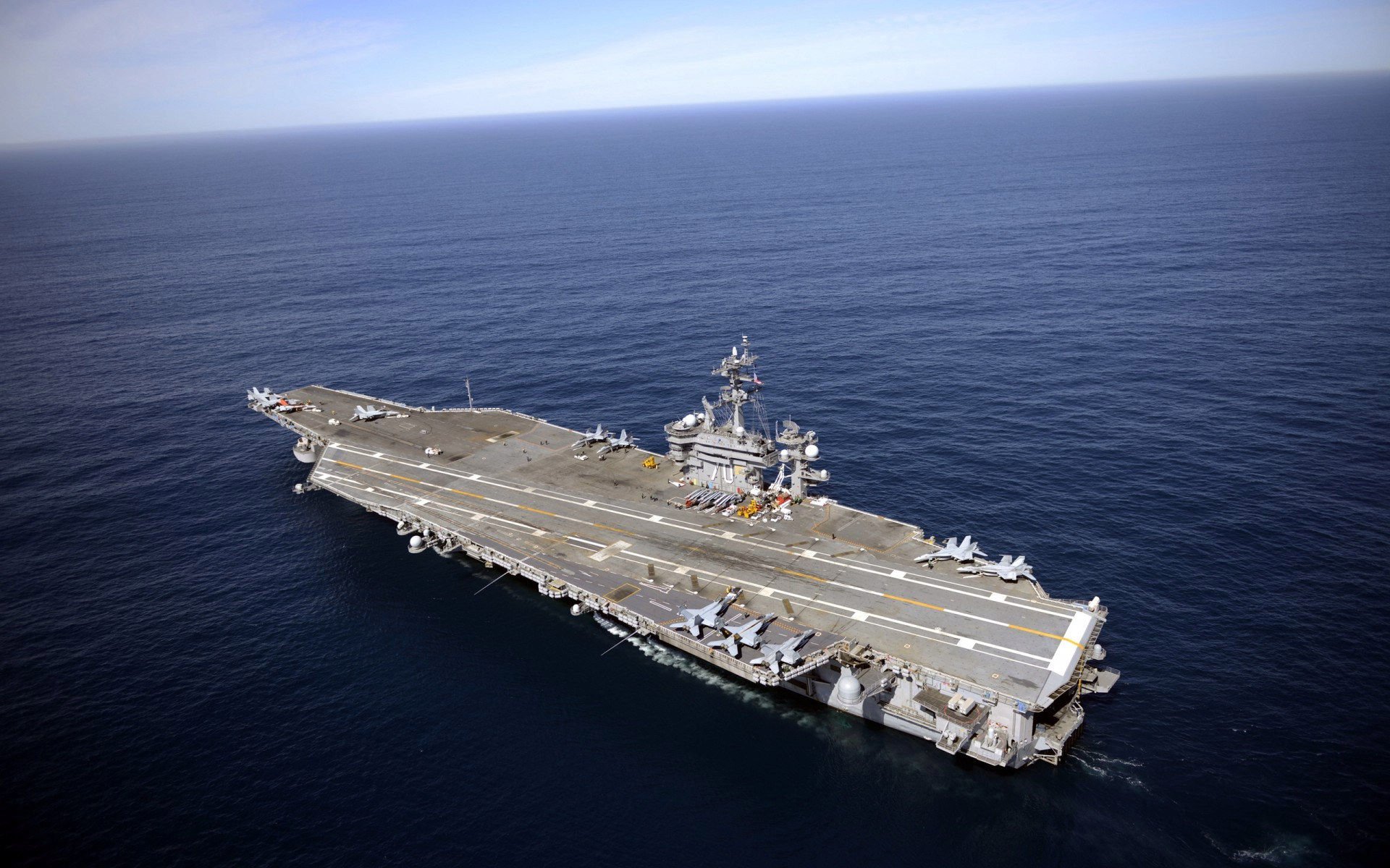 卡尔·文森　,战舰　航空母舰　