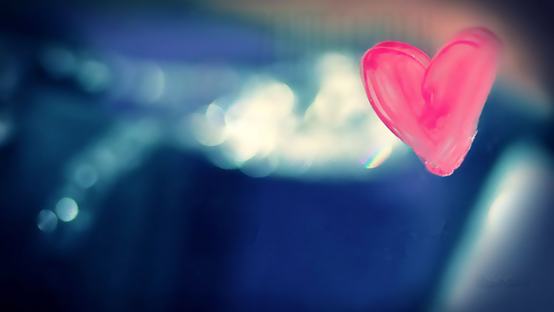 爱情美图,唯美温馨,玻璃上的爱心