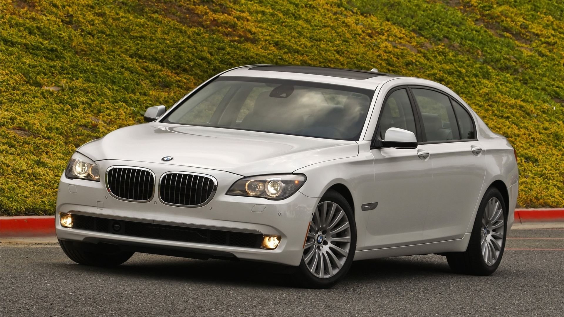 汽车,轿车,宝马,白色,豪华车,750Li,7系,儿童桌面专用