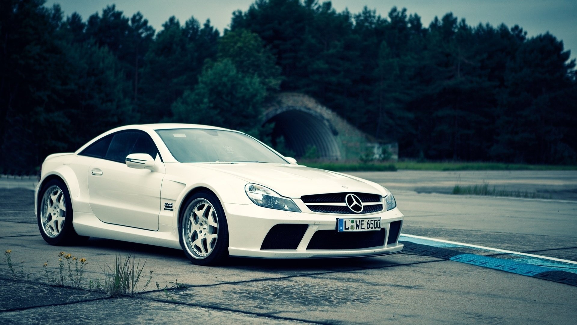 汽车,超跑,改装车,奔驰,白色,儿童桌面专用