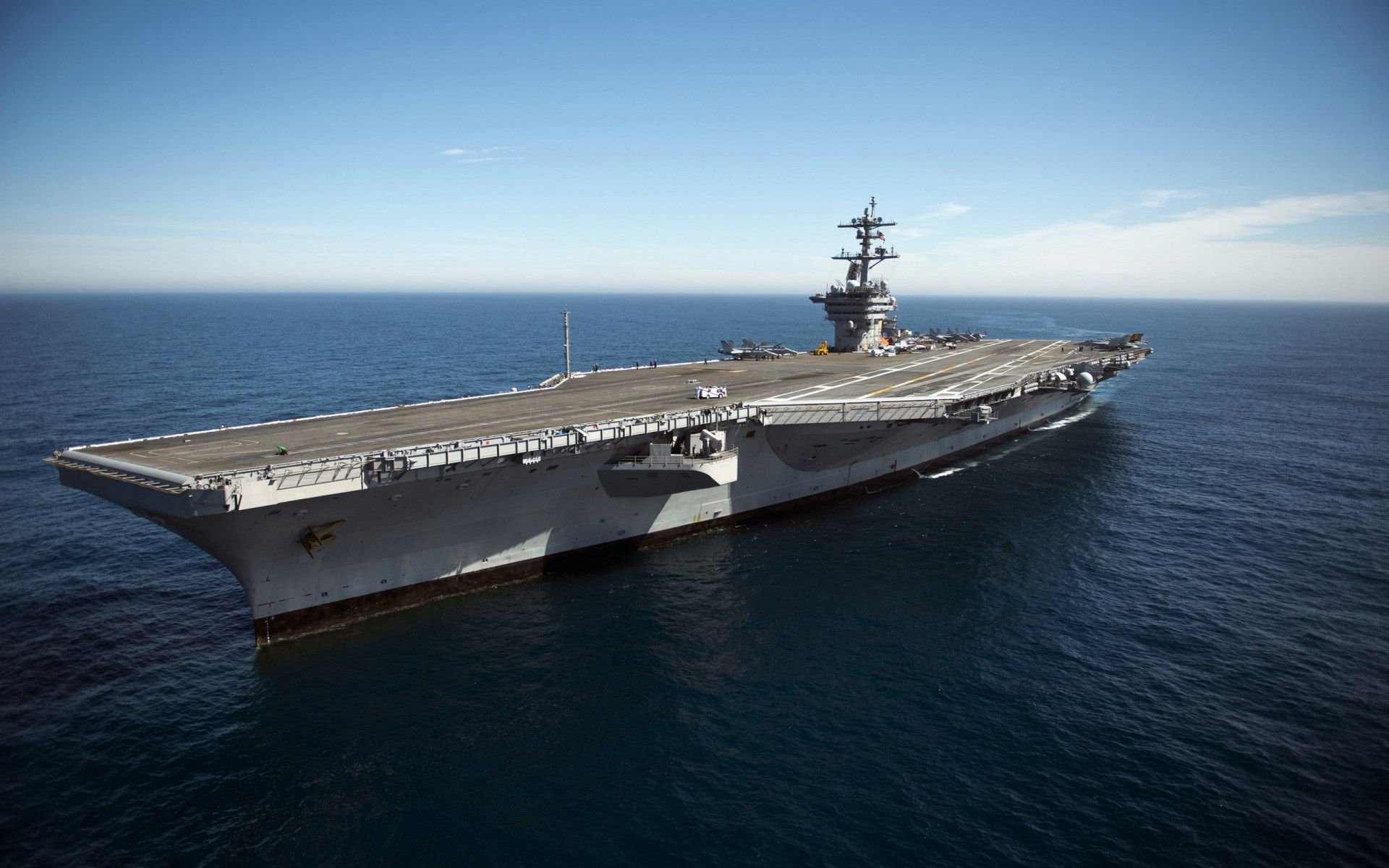 卡尔·文森　,战舰　航空母舰　