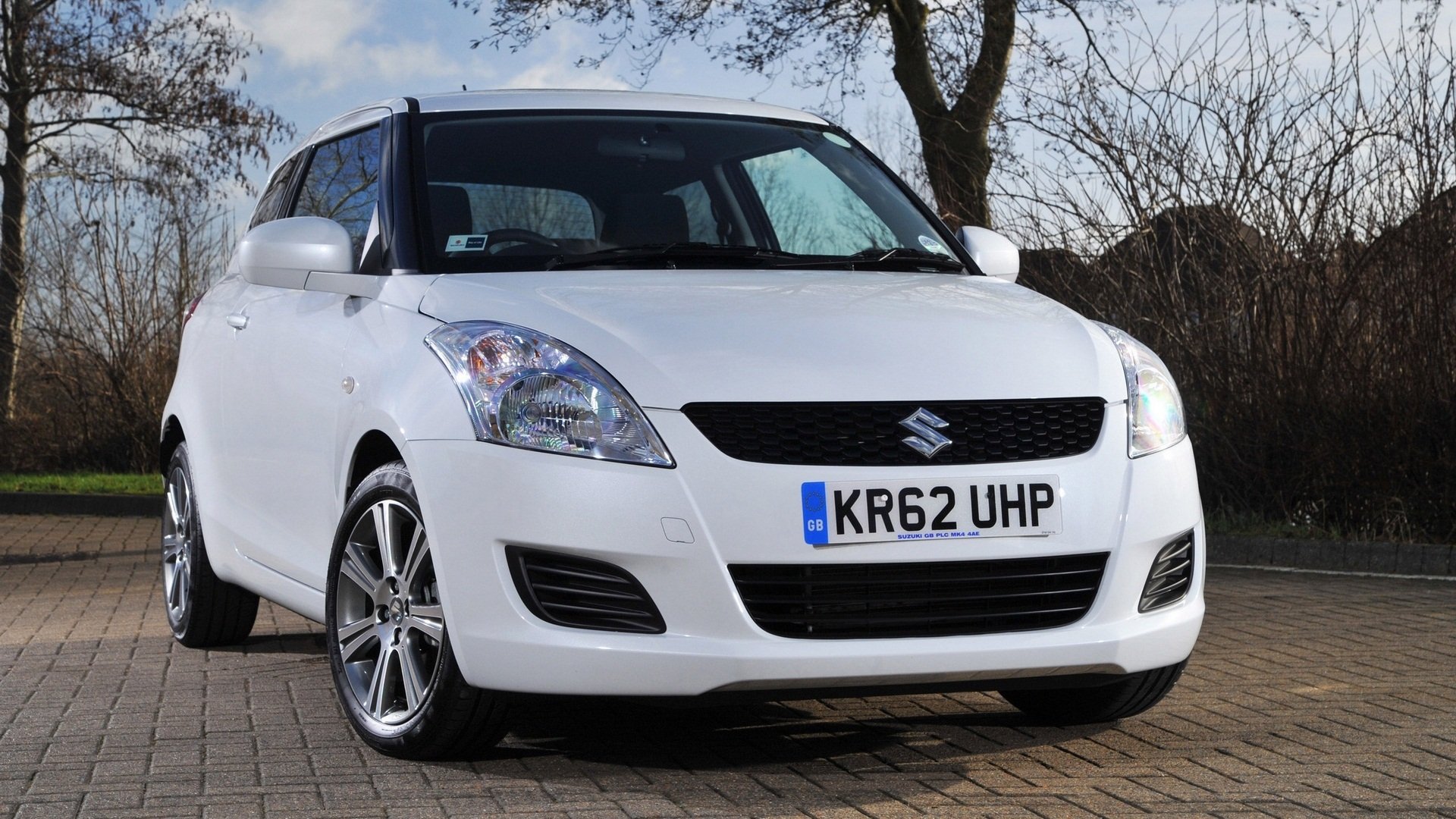 汽车,轿车,雨燕,铃木汽车,日本汽车,白色,儿童桌面专用