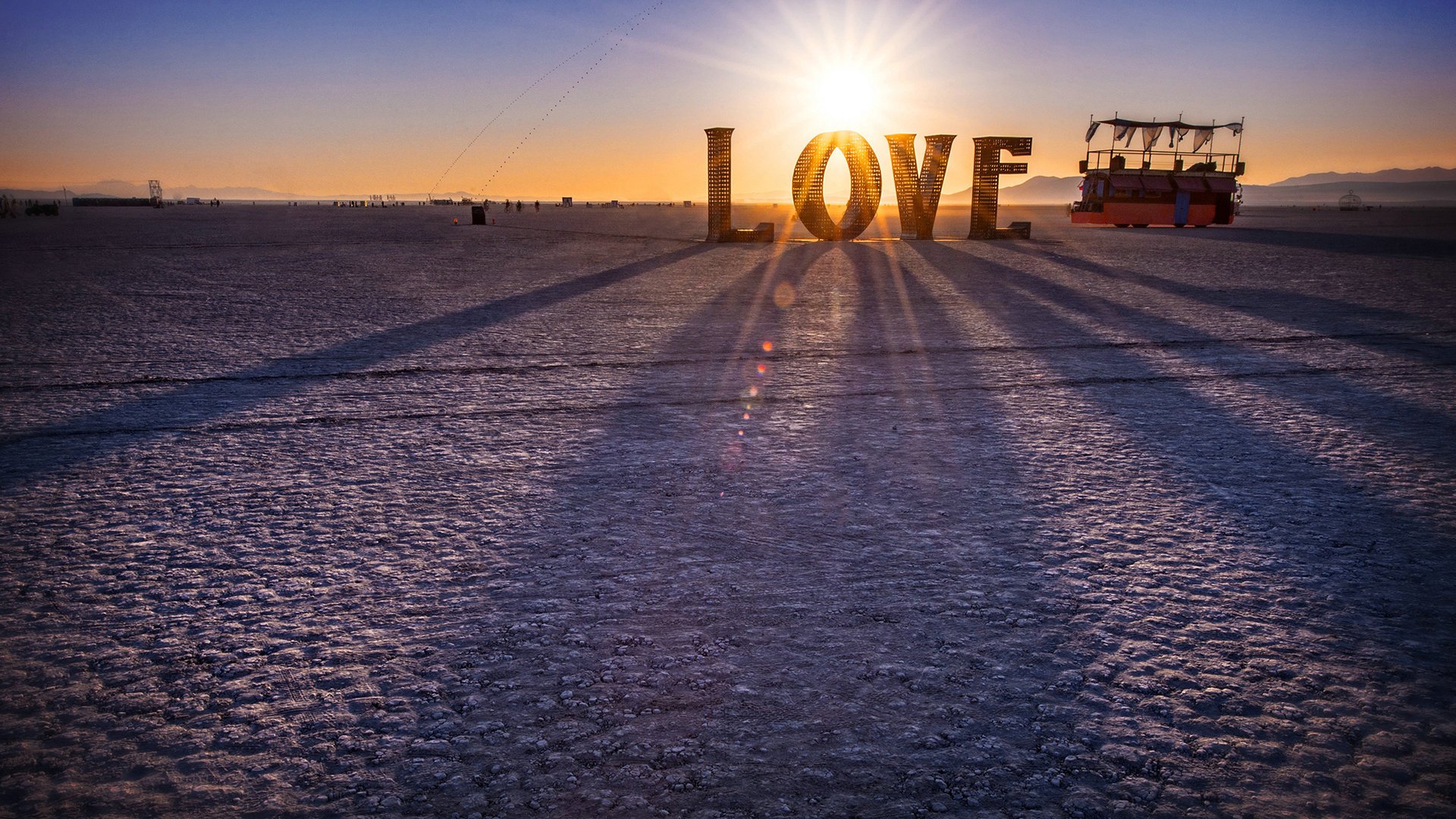 爱情美图,唯美温馨,沙漠中的爱情