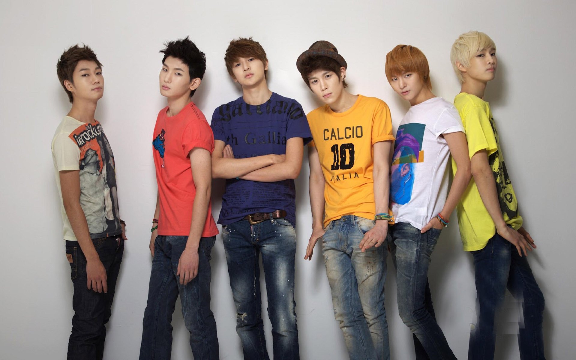 日韩,男明星,偶像团体,LED,Apple,1月31日