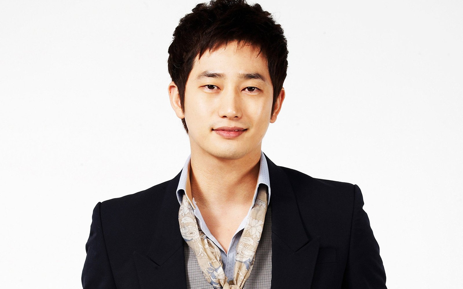 日韩,男明星,朴施厚,2月5日