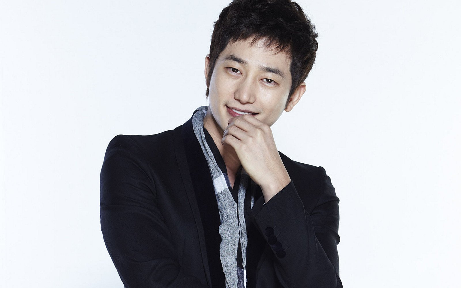 日韩,男明星,朴施厚,2月7日