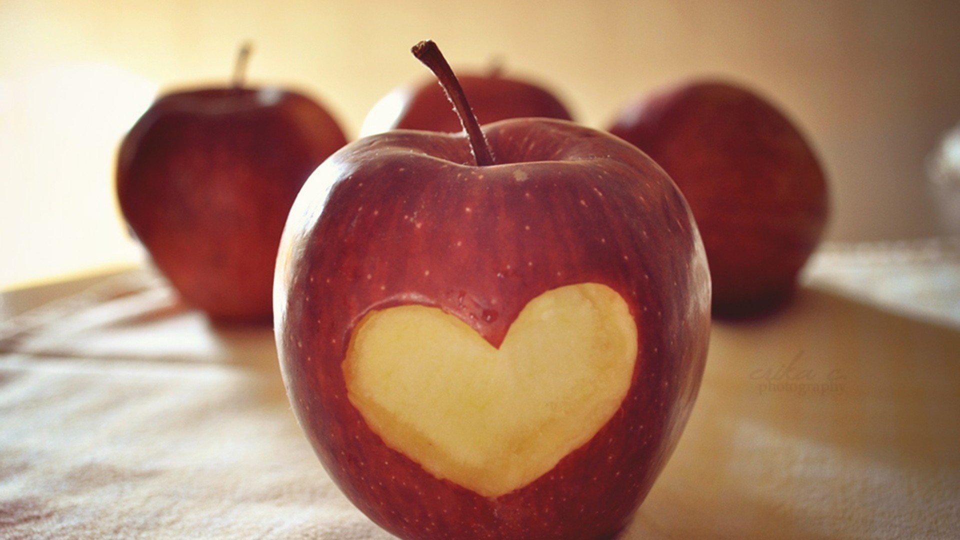 爱情美图,唯美温馨,爱心苹果