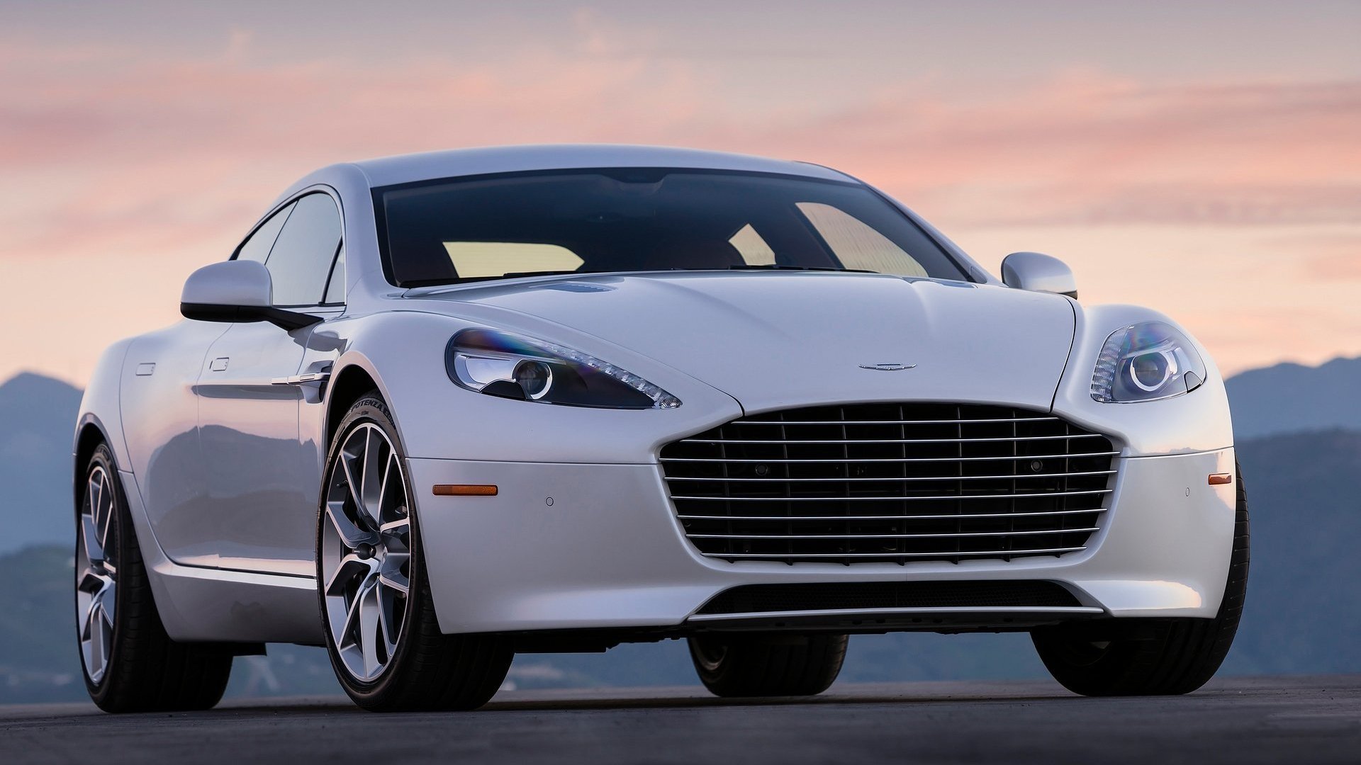 汽车,超跑,阿斯顿马丁,白色,儿童桌面专用