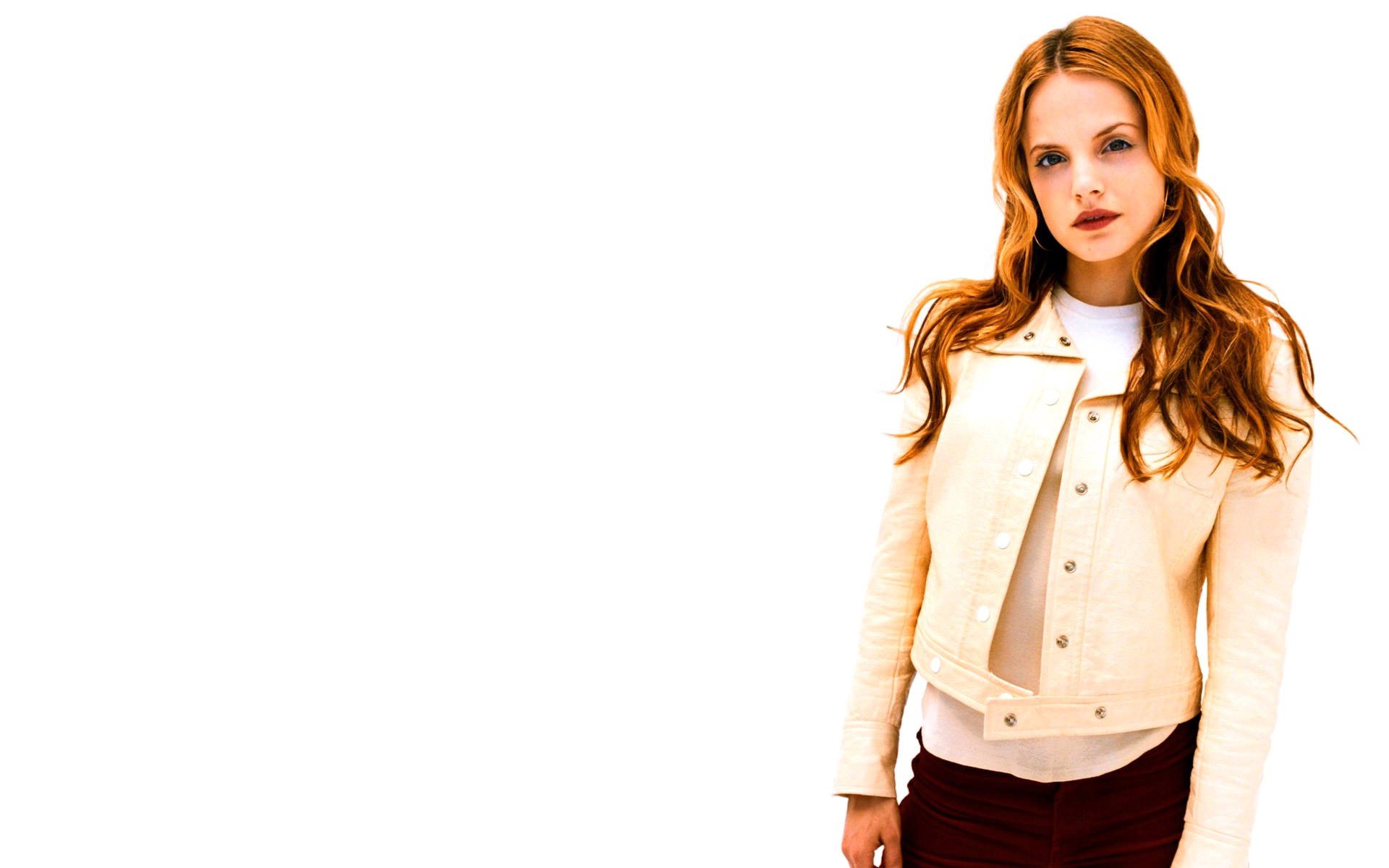 明星,米娜·苏瓦丽,Mena,Suvari