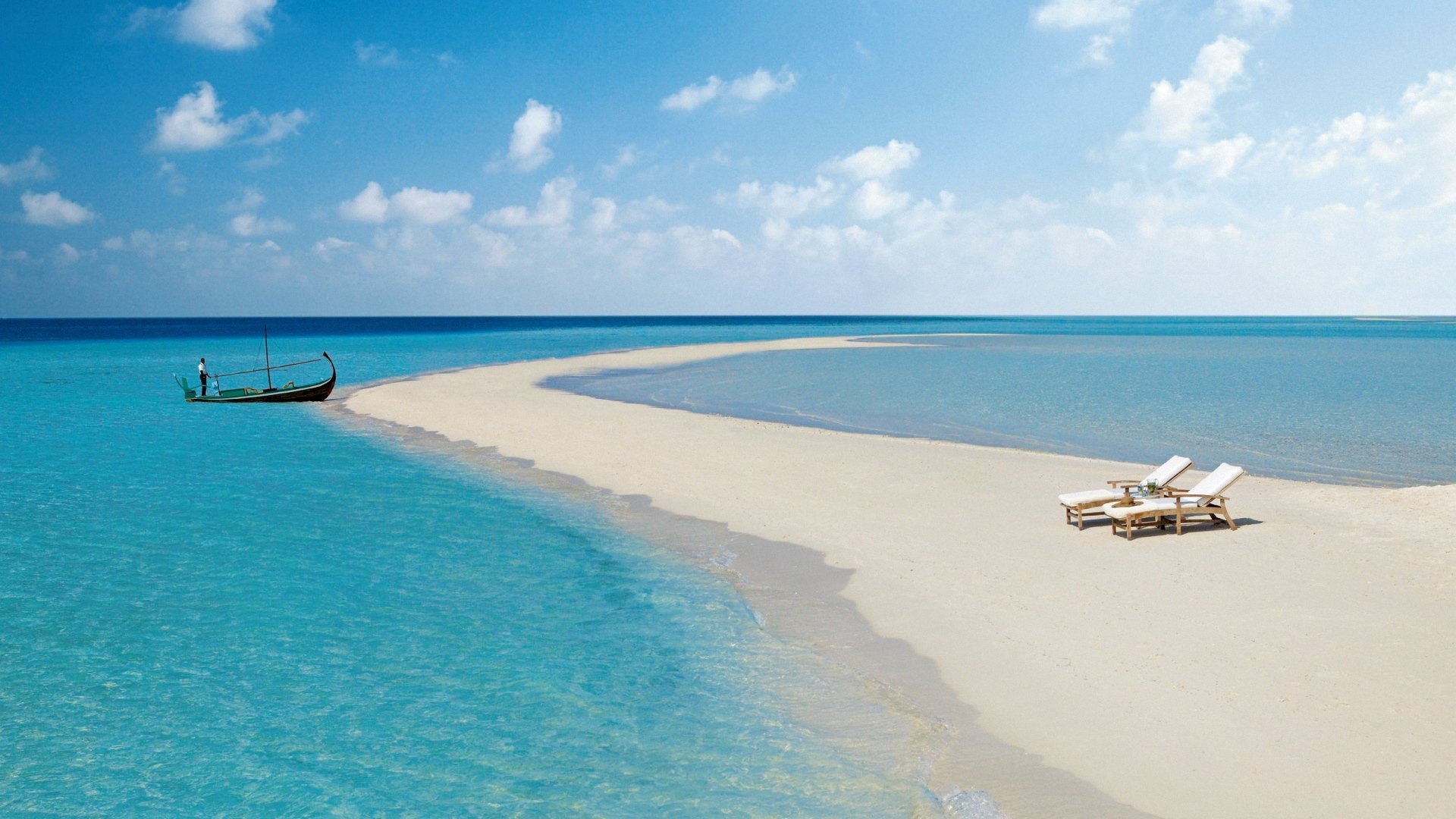 风景,海边,沙滩,大海,蓝天,白云,旅游胜地,炎炎夏日,被风吹过的沙滩,儿童桌面专用