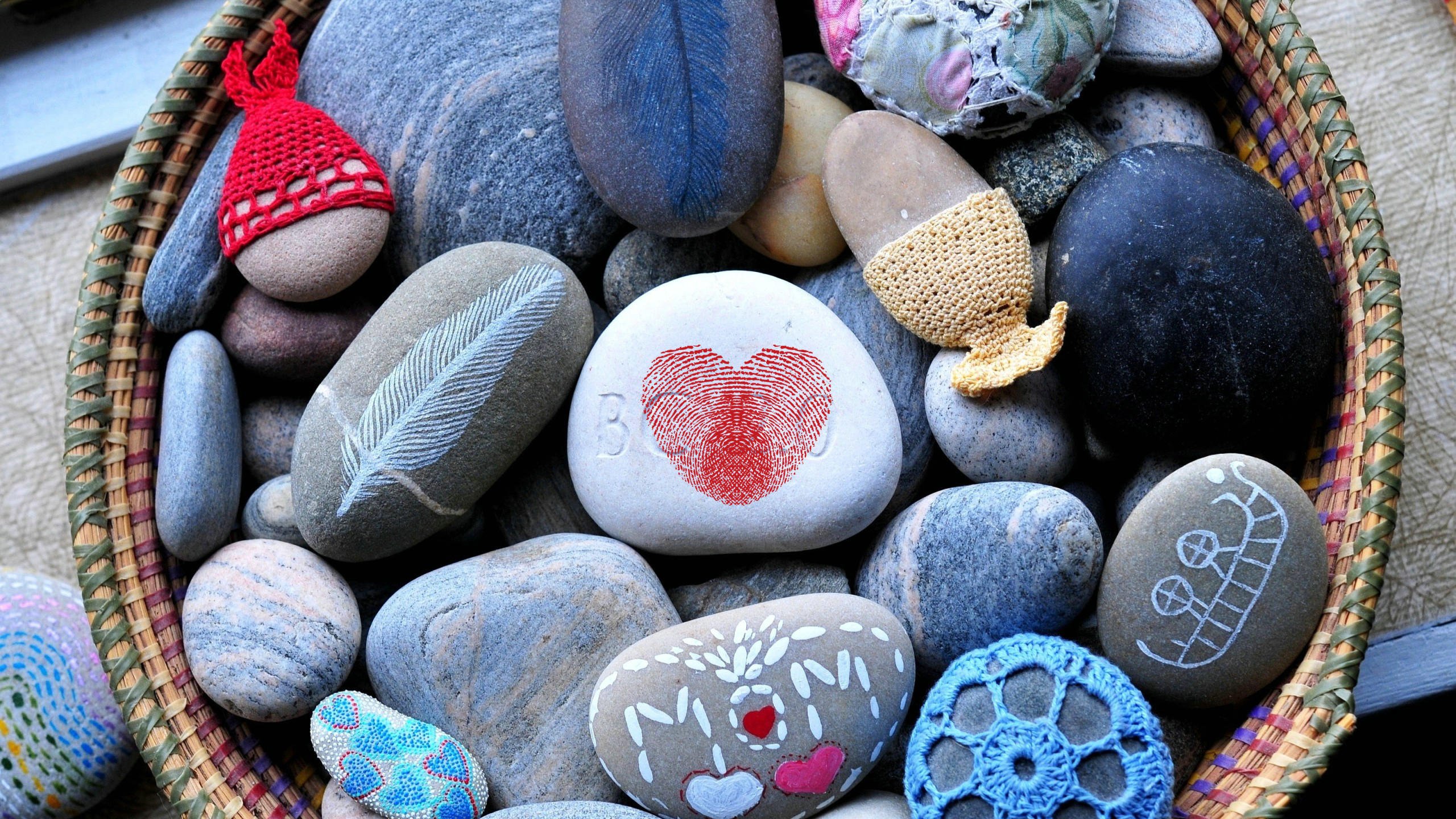 爱情美图,唯美温馨,爱心石头