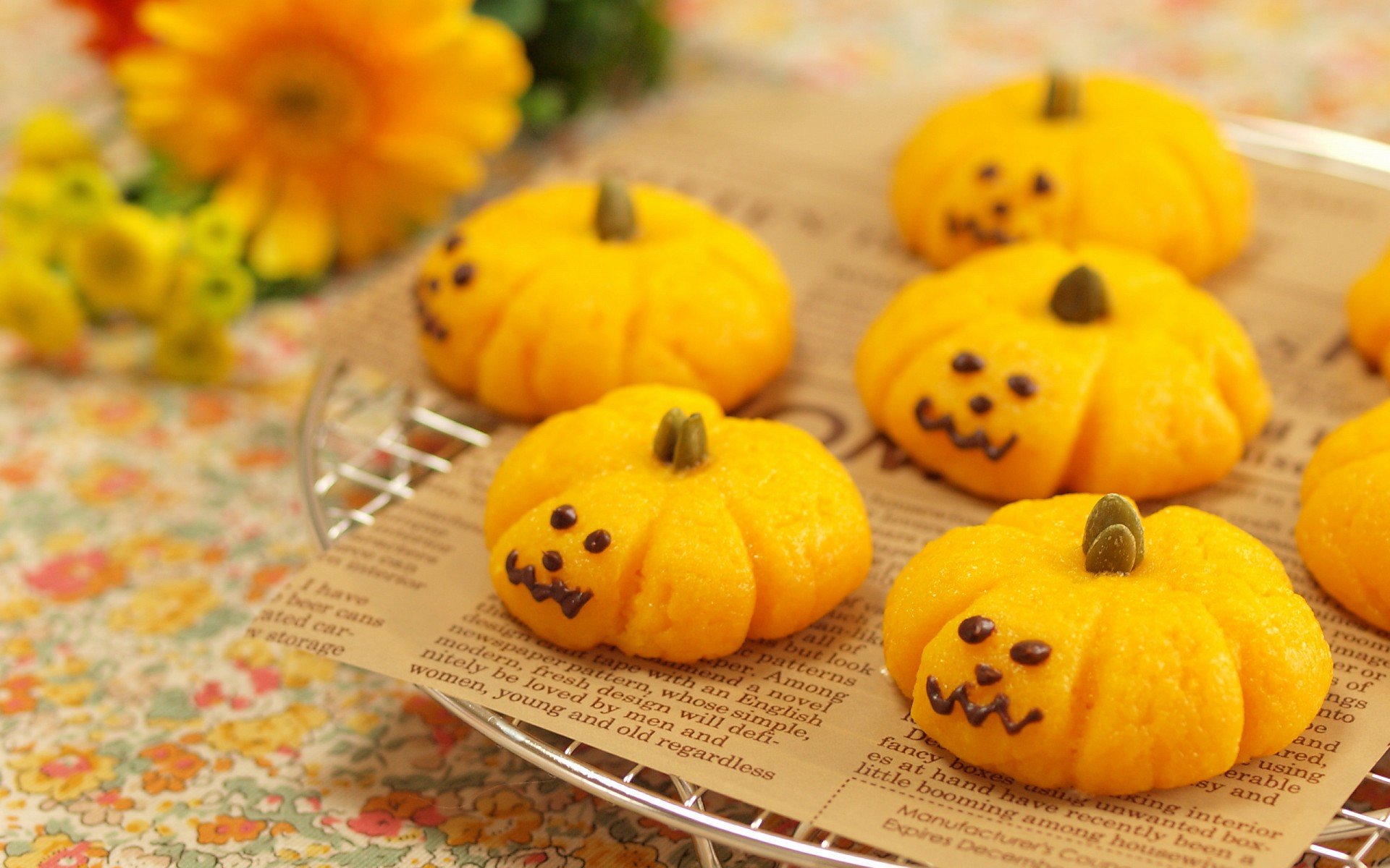 美食,清新,一口一口吃掉忧愁,食物,甜点,糕点,吃货,南瓜饼,笑脸,可爱,黄色,温馨