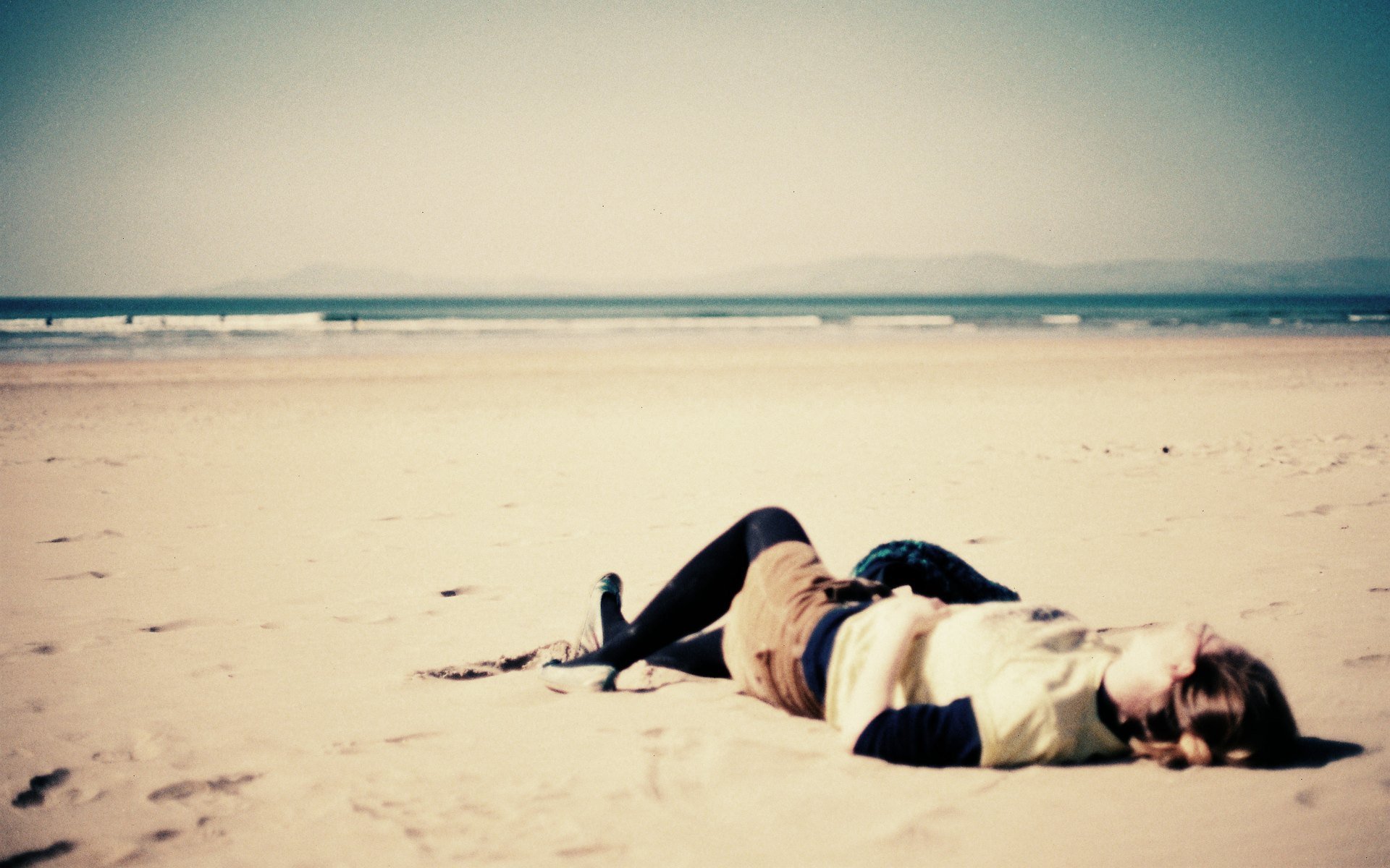 小清新,唯美,浪漫,温暖,温馨,干净,治愈系,慢生活,治愈,美好,在孤独中流转,女孩,伤感,寂寞,背影,孤单