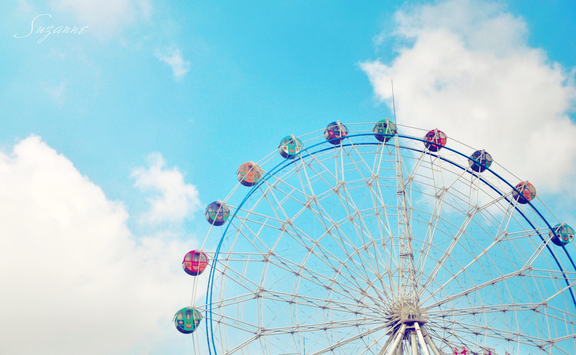 小清新,唯美,温馨,温暖,阳光,治愈系,安静,生活,慢生活,清新淡雅,温馨一刻,摩天轮,蓝天白云,静物写真