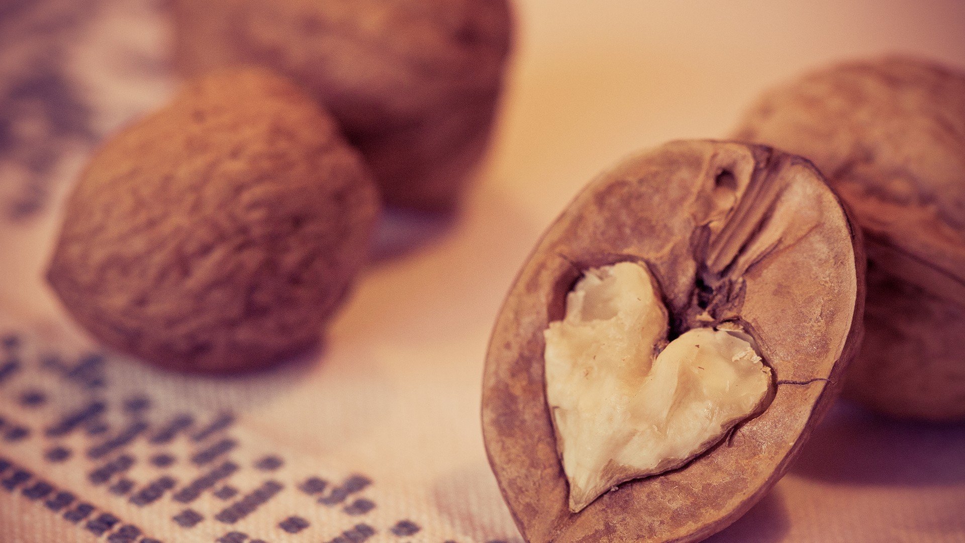 美食,清新,一口一口吃掉忧愁,食物,甜点,糕点,吃货,核桃,love,心,坚果