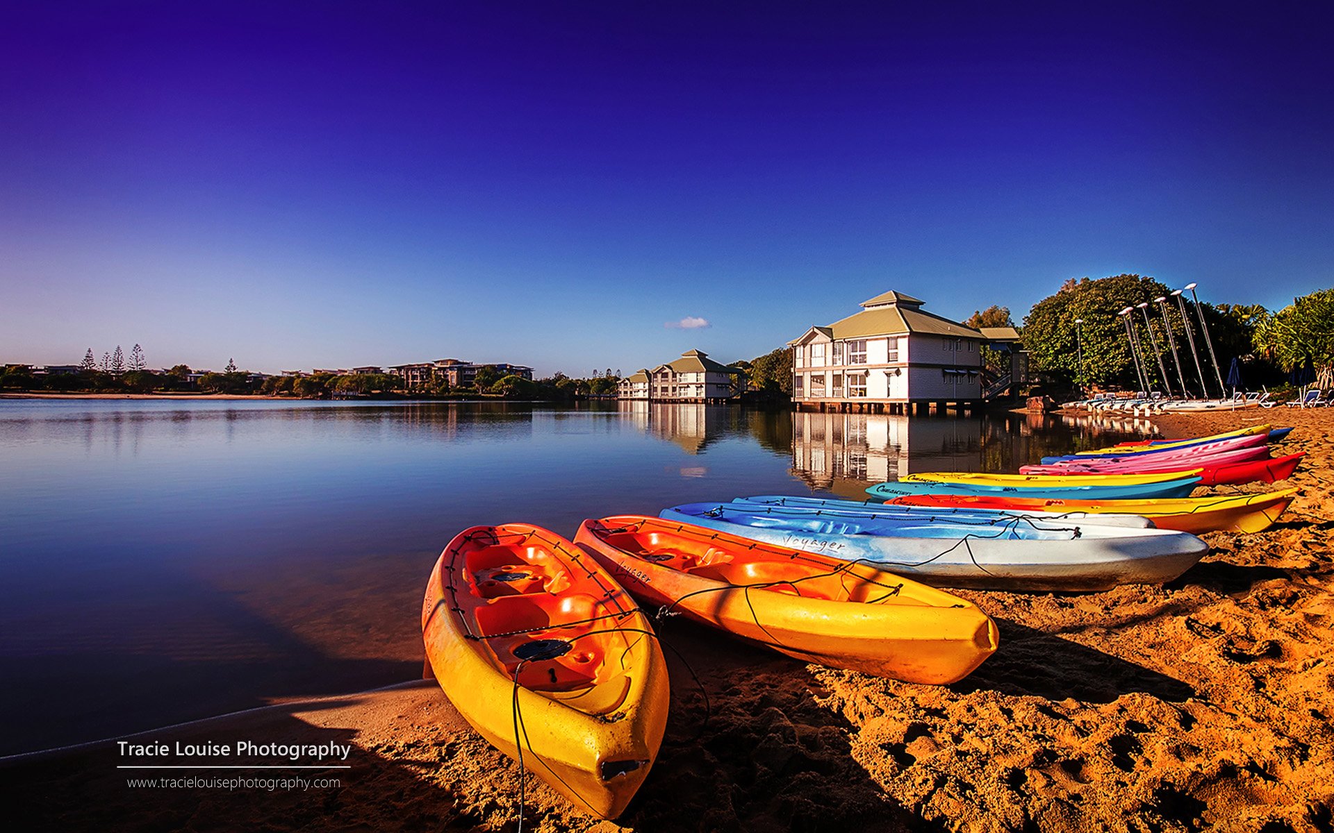 自然,风光,风景,船,帆,扬帆起航,远行,出发,落日余晖,安静,平静