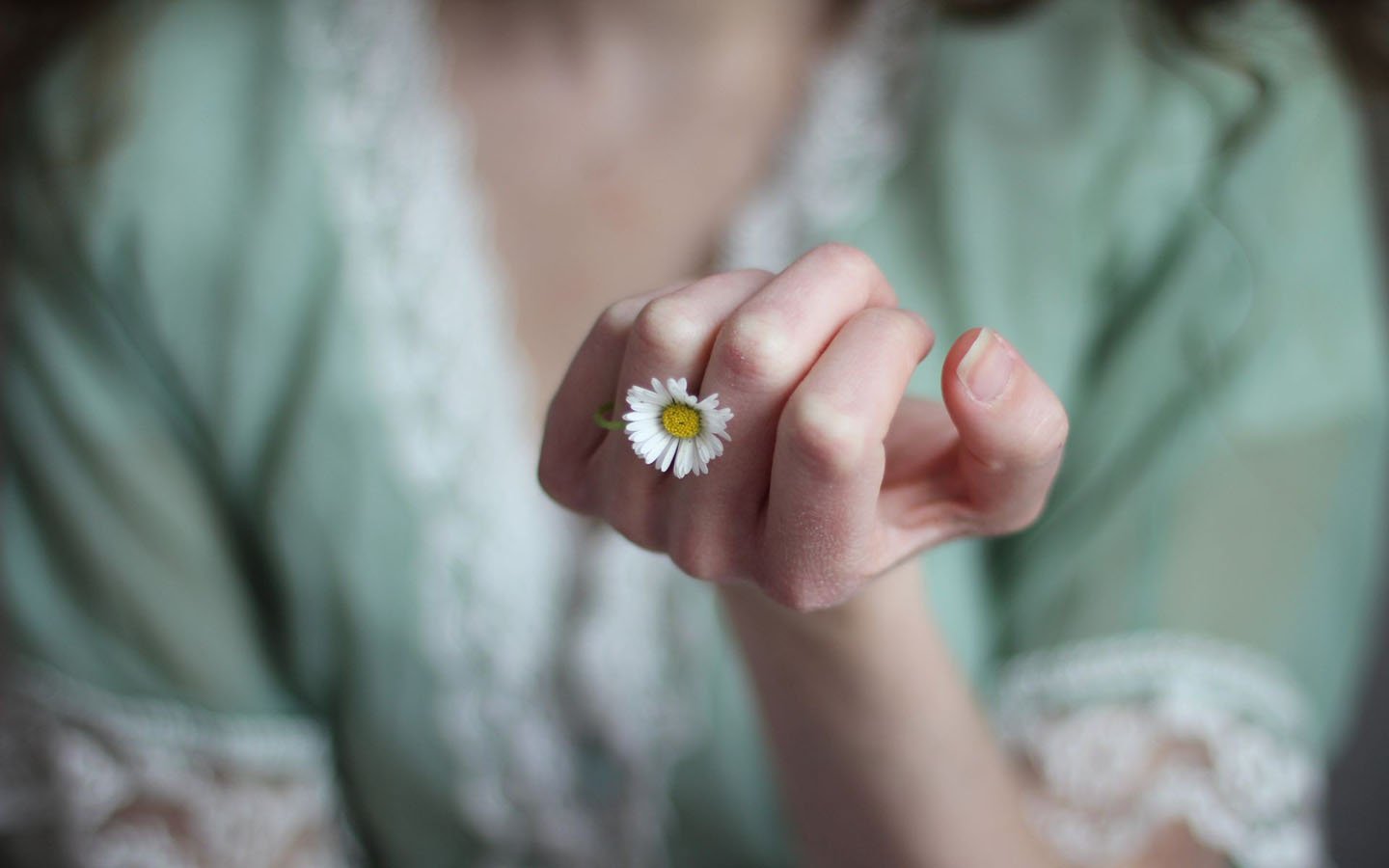小清新,唯美,浪漫,温暖,温馨,干净,治愈系,慢生活,治愈,美好,女孩,我一直都在你身后,孤单,寂寞,伤感,手,花
