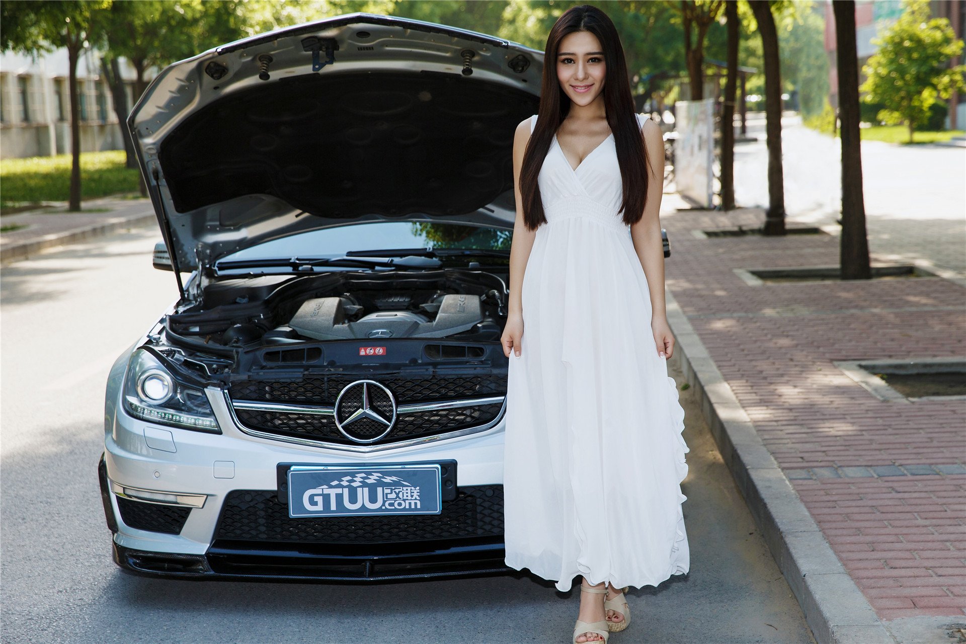 美女,改联网,车模,奔驰C63,AMG,佟方妤