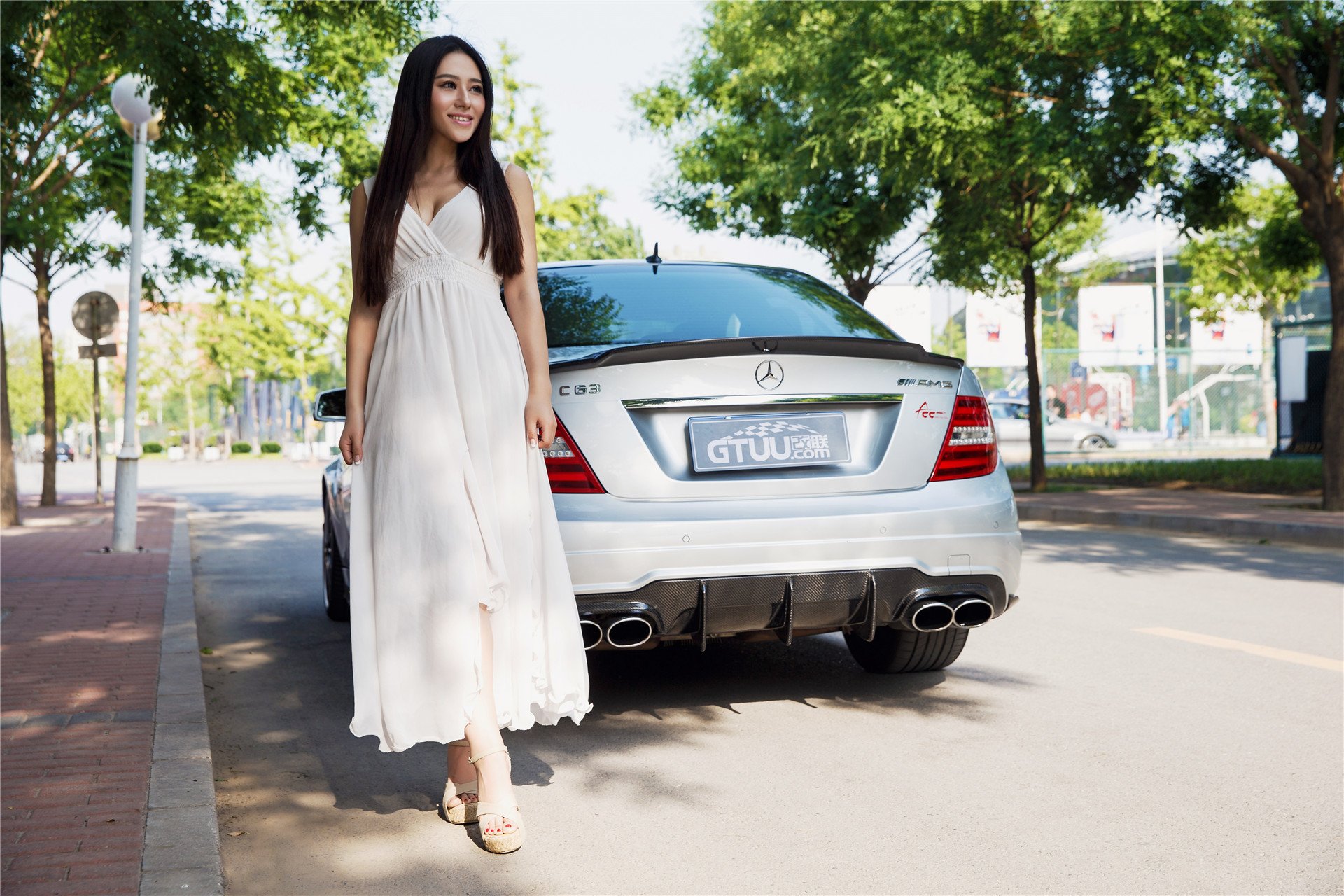 美女,改联网,车模,奔驰C63,AMG,佟方妤