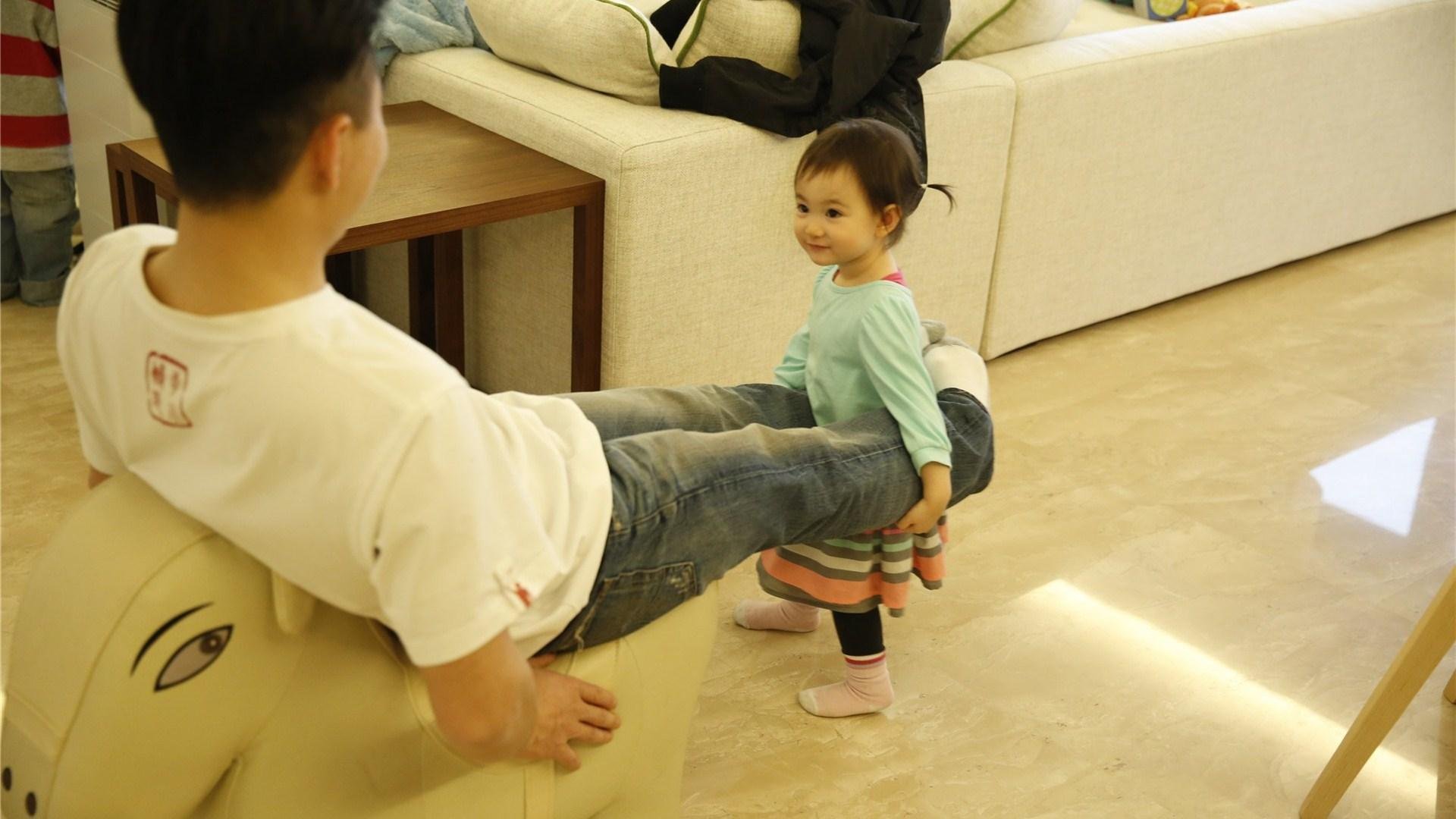 奥莉,萌神,爸爸回来了,萌娃