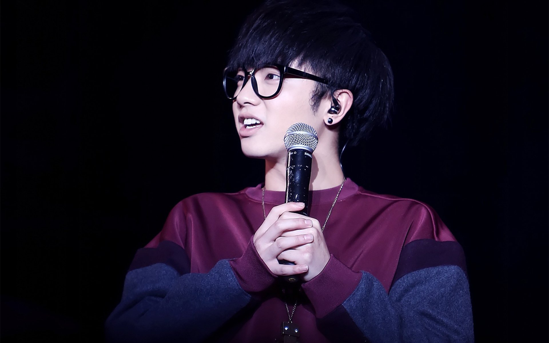 华晨宇,歌手,火星男孩,小鲜肉,明星