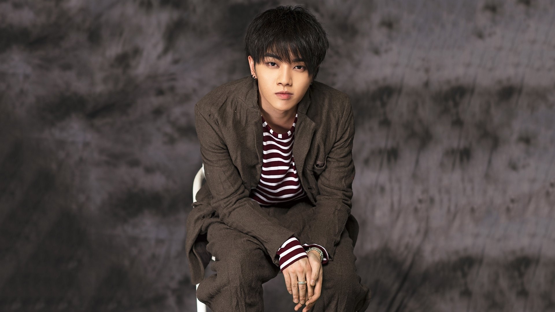 华晨宇,歌手,火星男孩,小鲜肉,明星