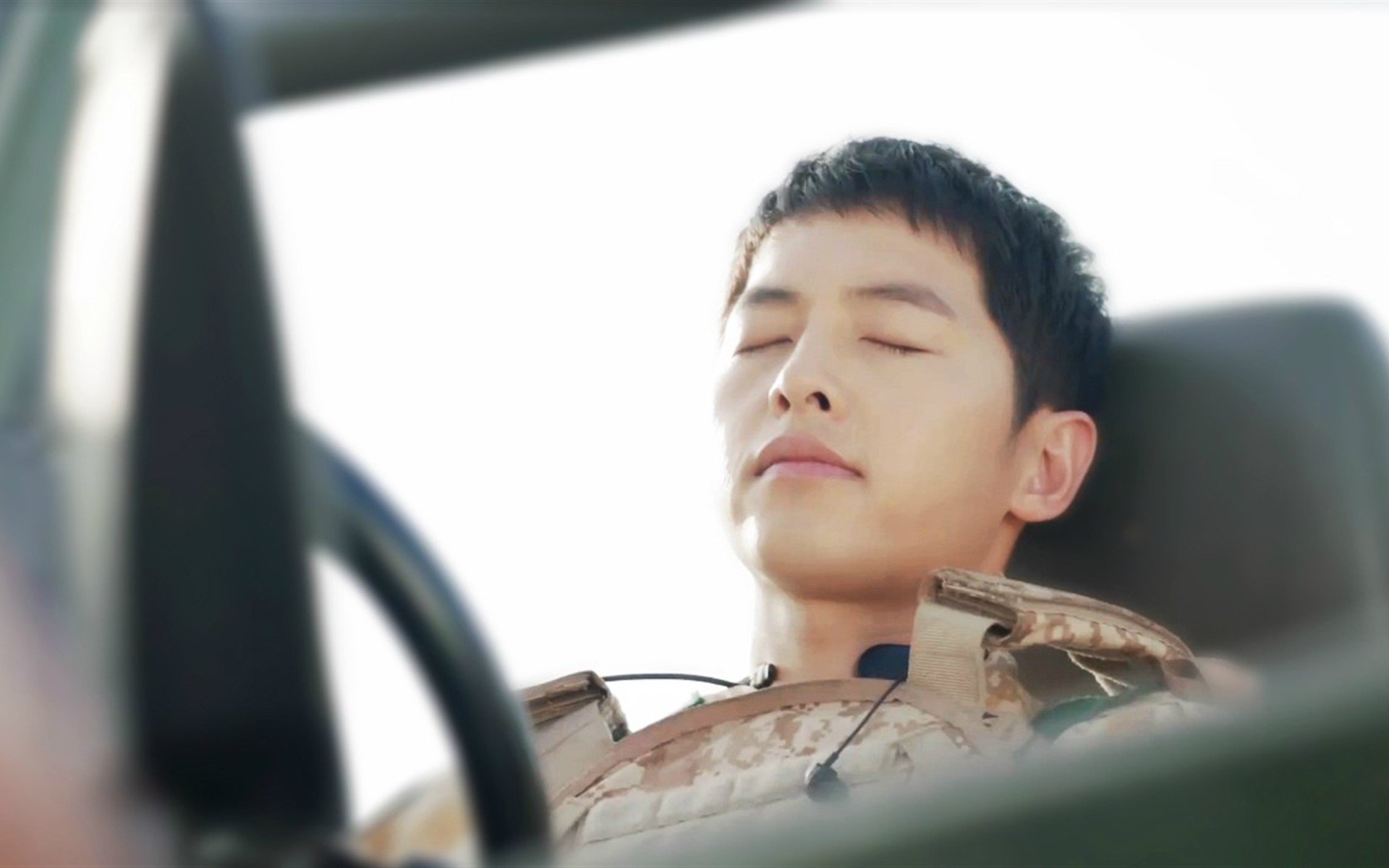 宋仲基,太阳的后裔,花美男,演员,主持人,明星