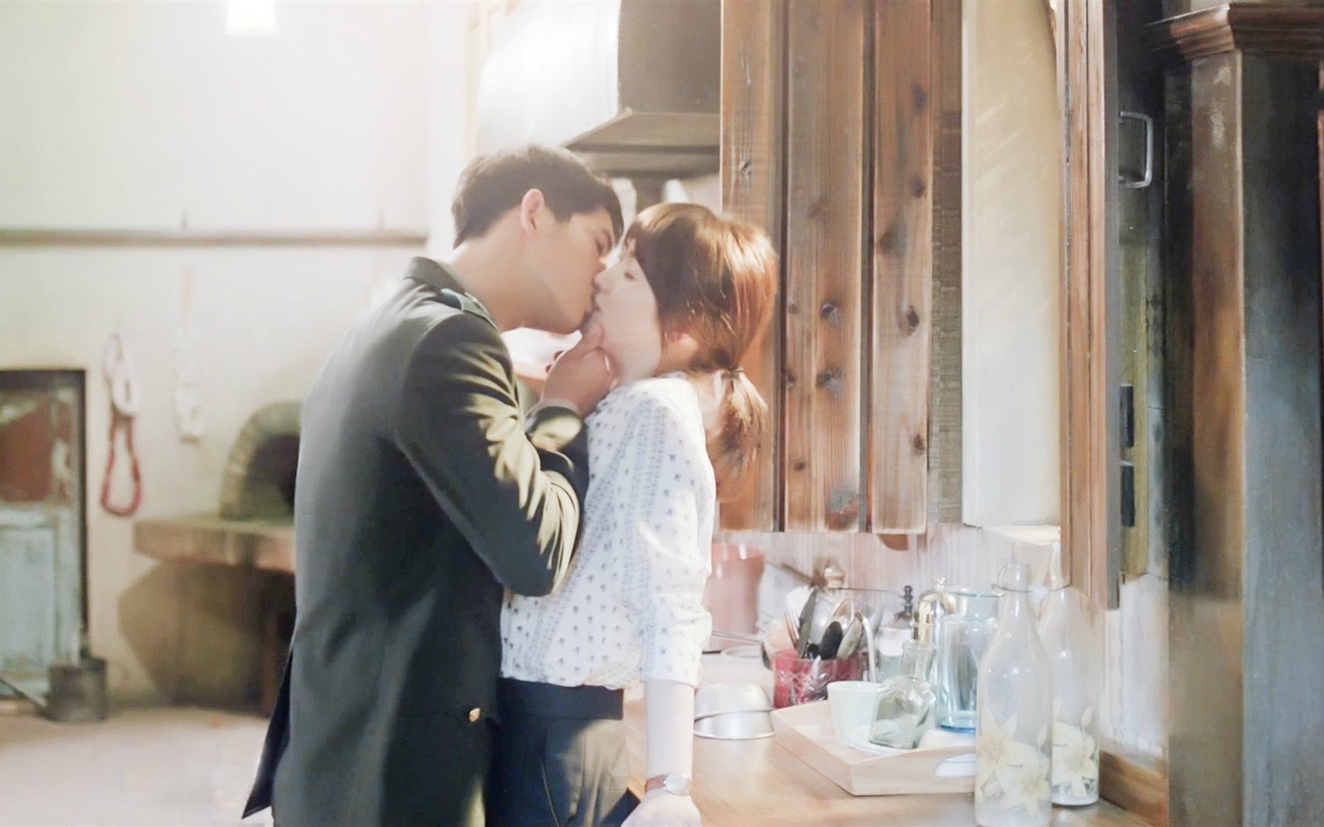 太阳的后裔,宋仲基,宋慧乔,言情偶像剧,韩剧