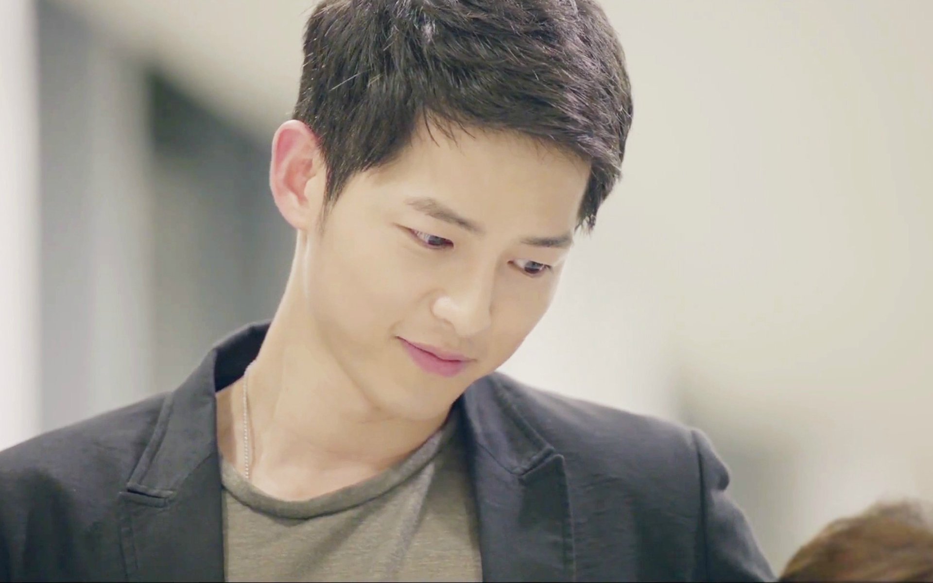 宋仲基,太阳的后裔,花美男,演员,主持人,明星