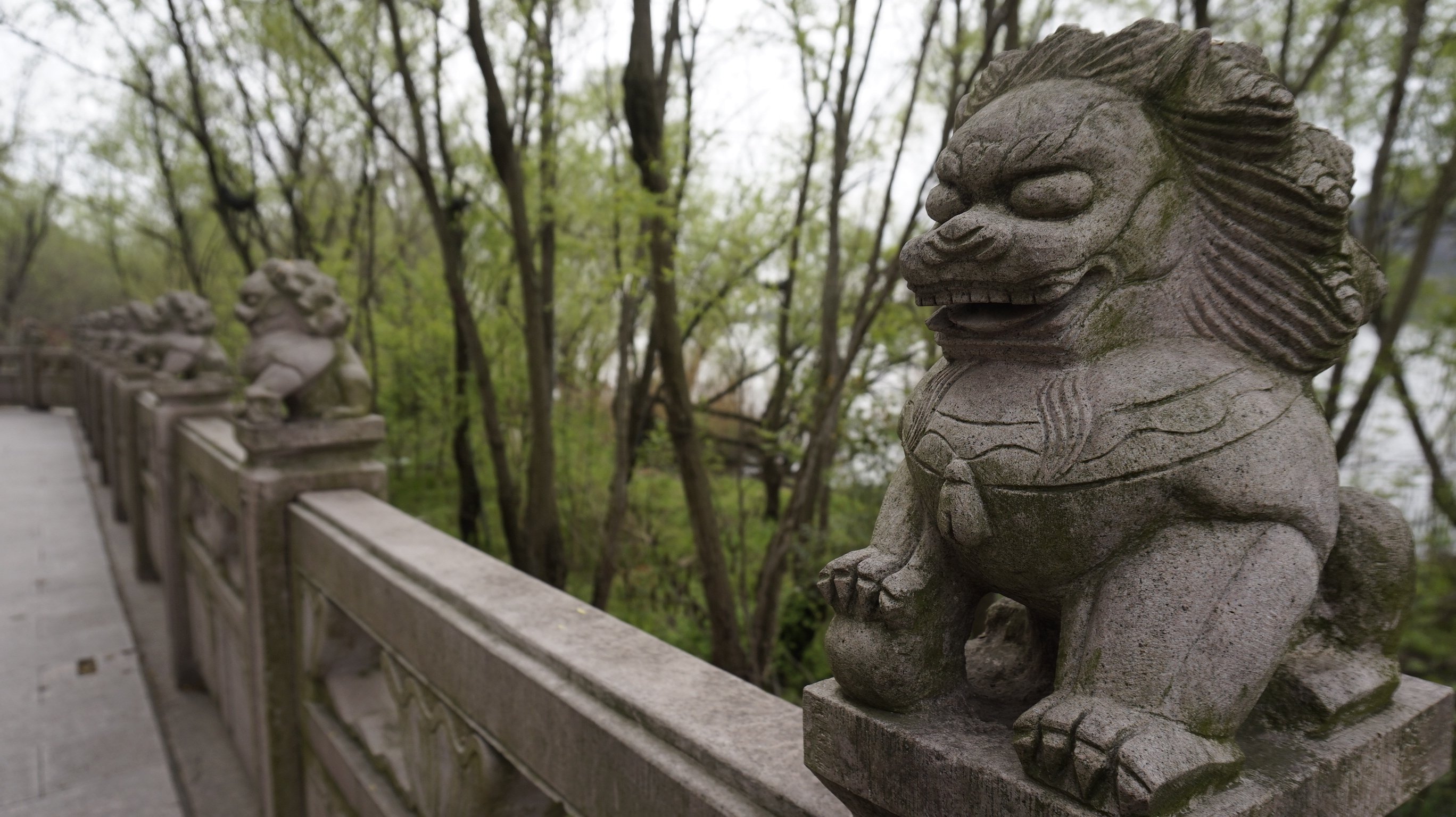 桥,石狮子,桥上