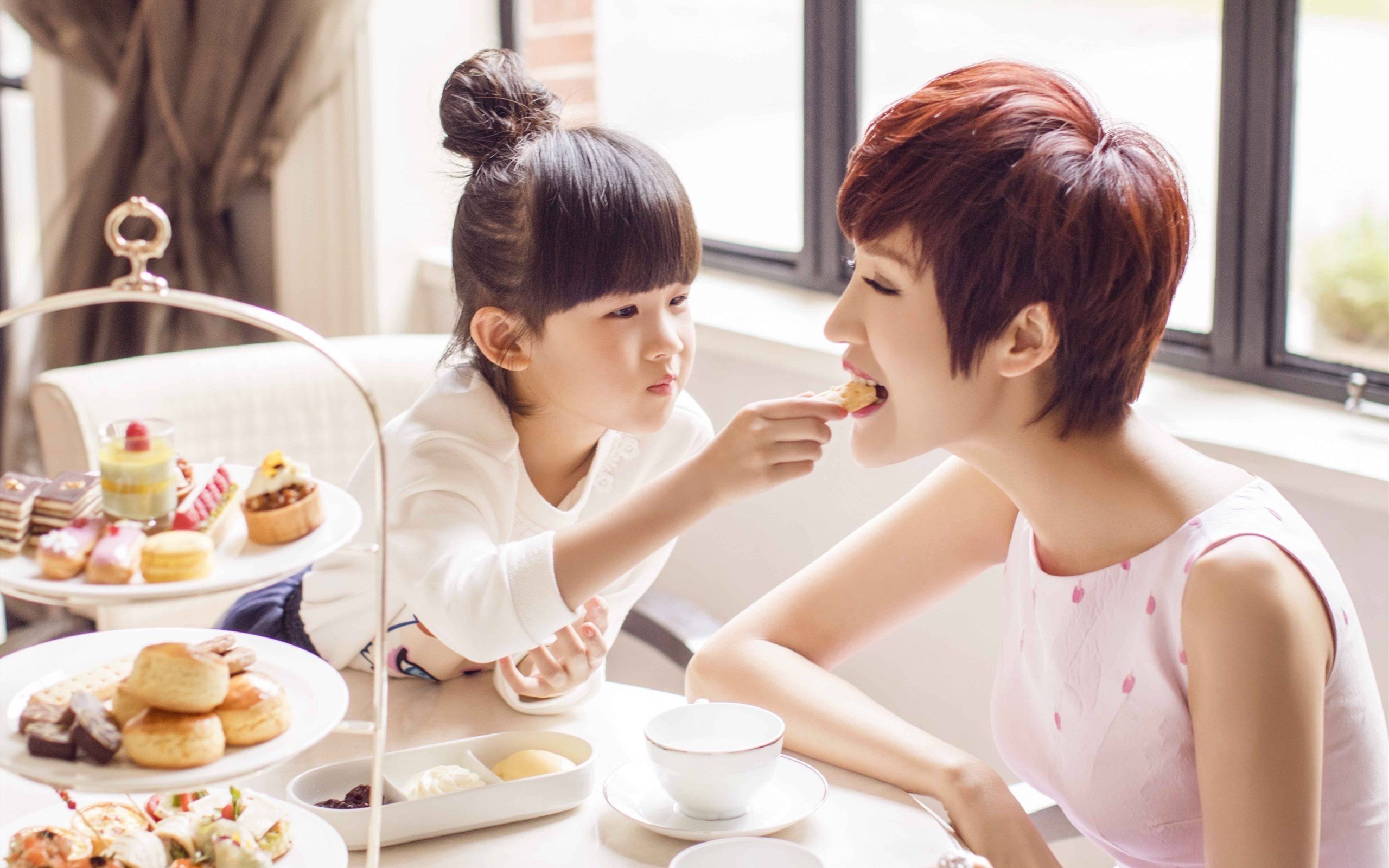 鲍蕾,贝儿,亲子照,温馨可爱,宽屏