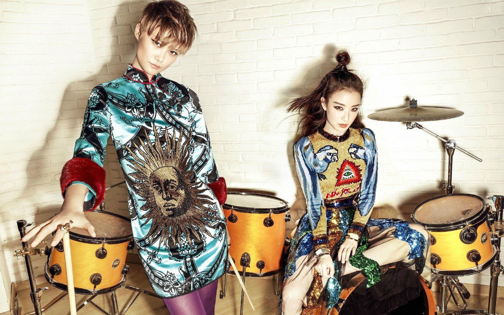 李宇春,倪妮,帅气写真,金属风,宽屏