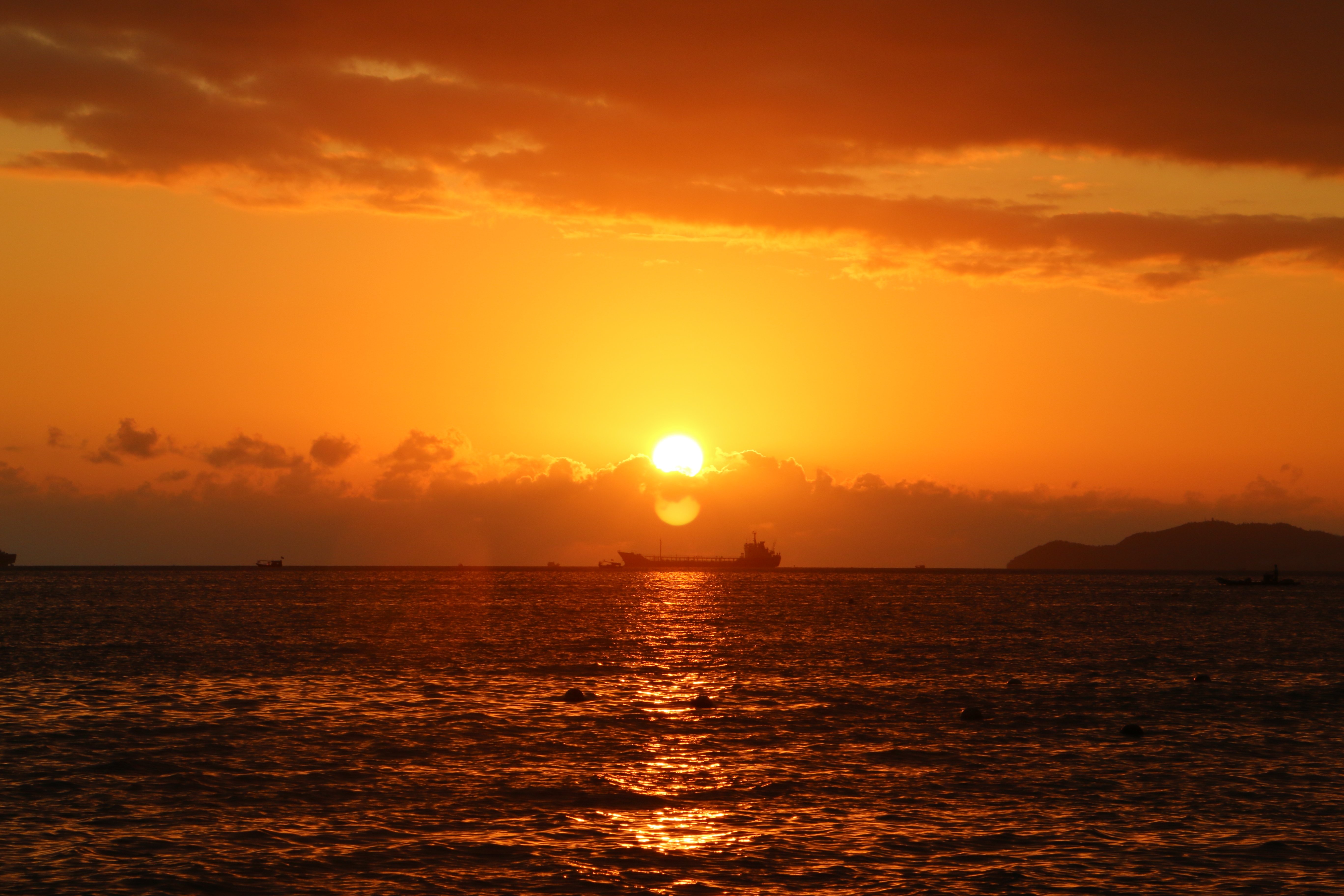 落日余晖,大海,船舶