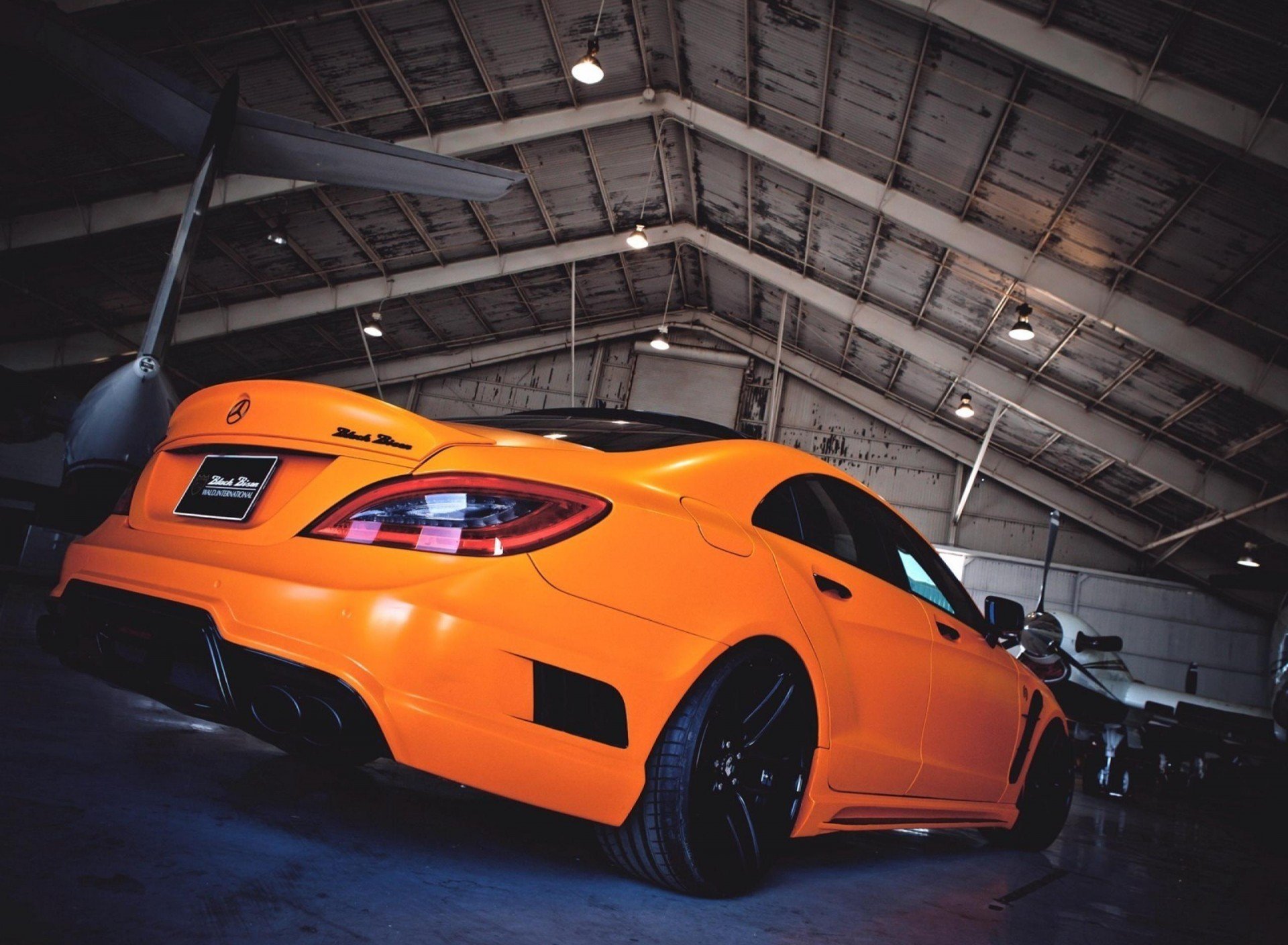 奔驰,橘黄色跑车