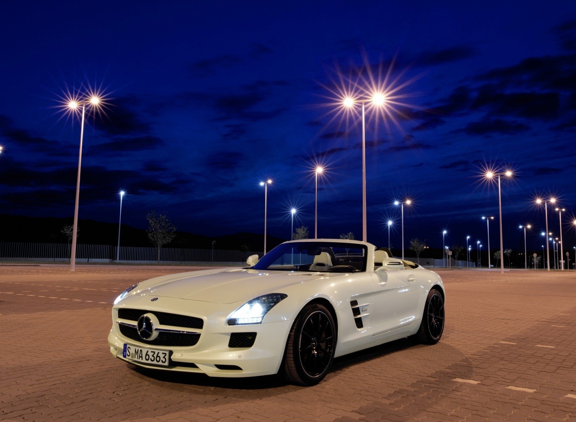 奔驰,白色跑车,灯光