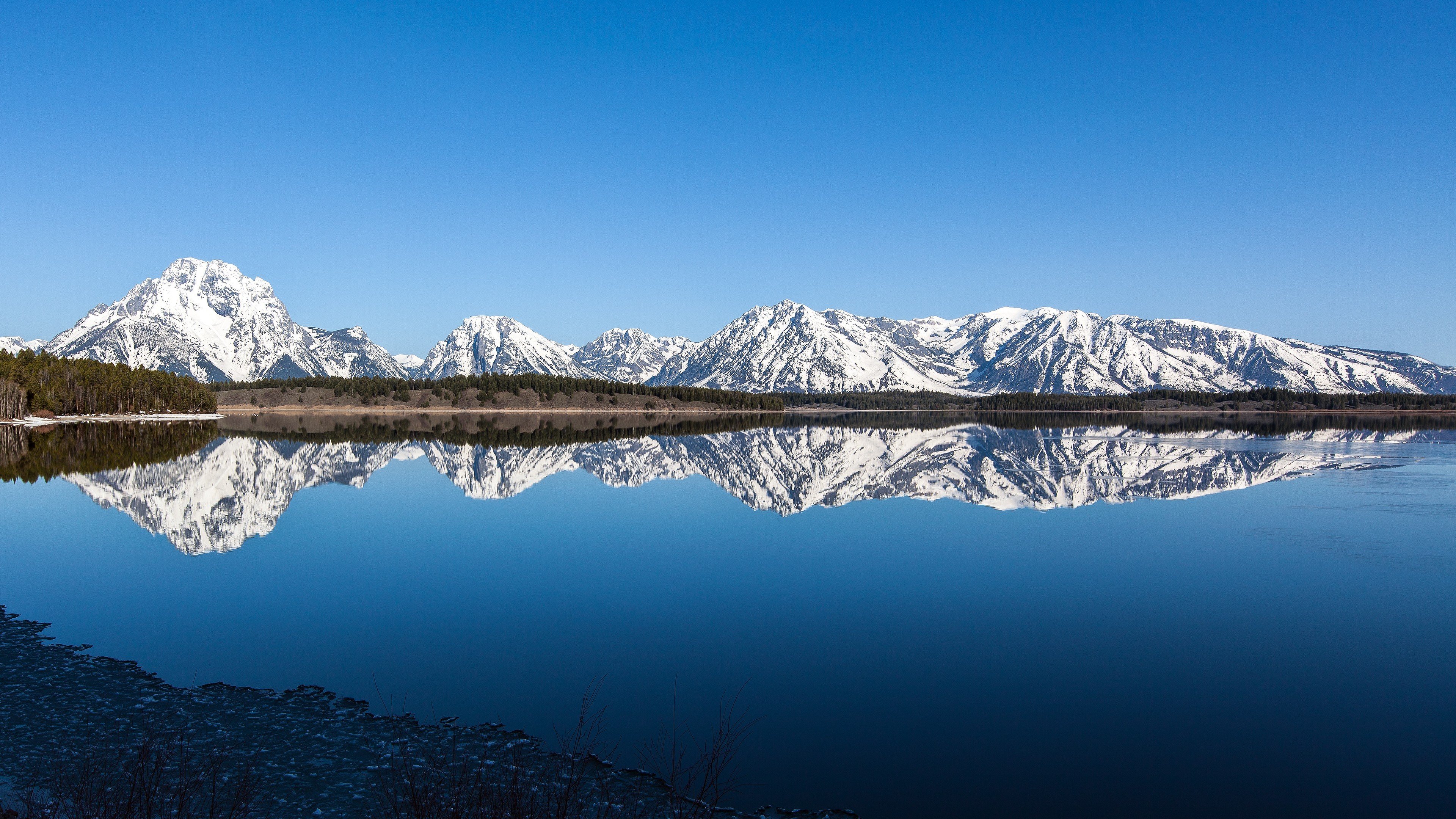 湖水,雪山